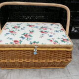 Wicker and scoubidou sewing box