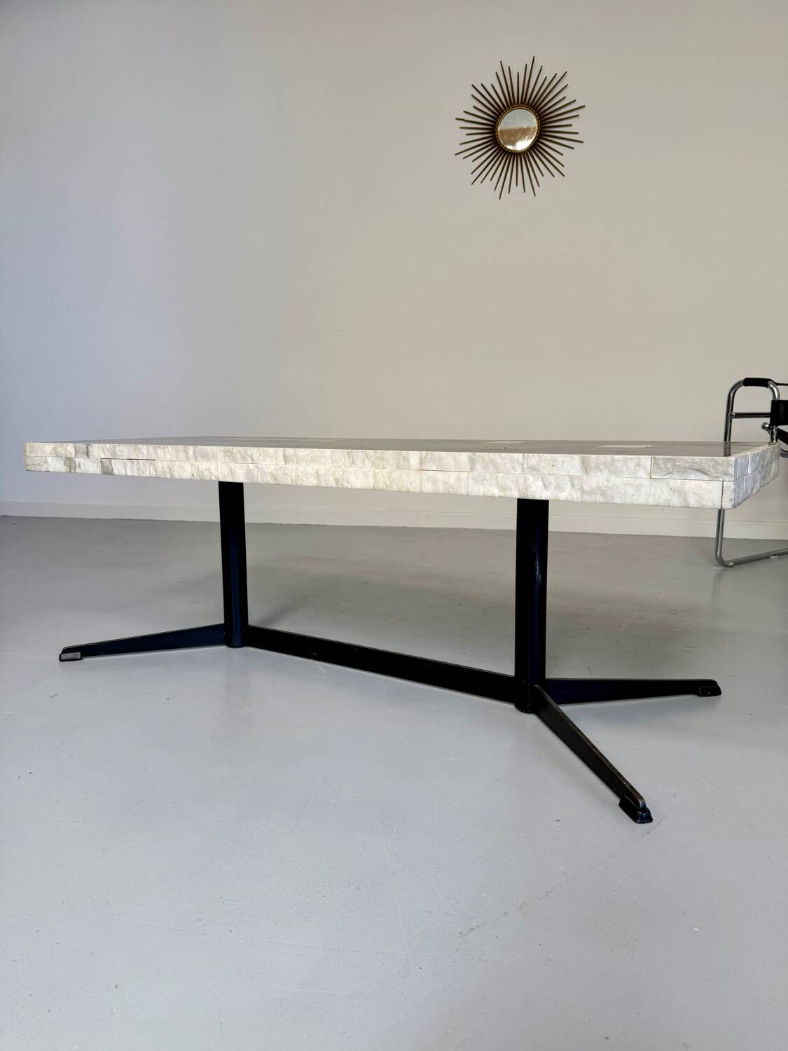 Ancienne table basse en pierre mosaïque design années 70 pied métal vintage