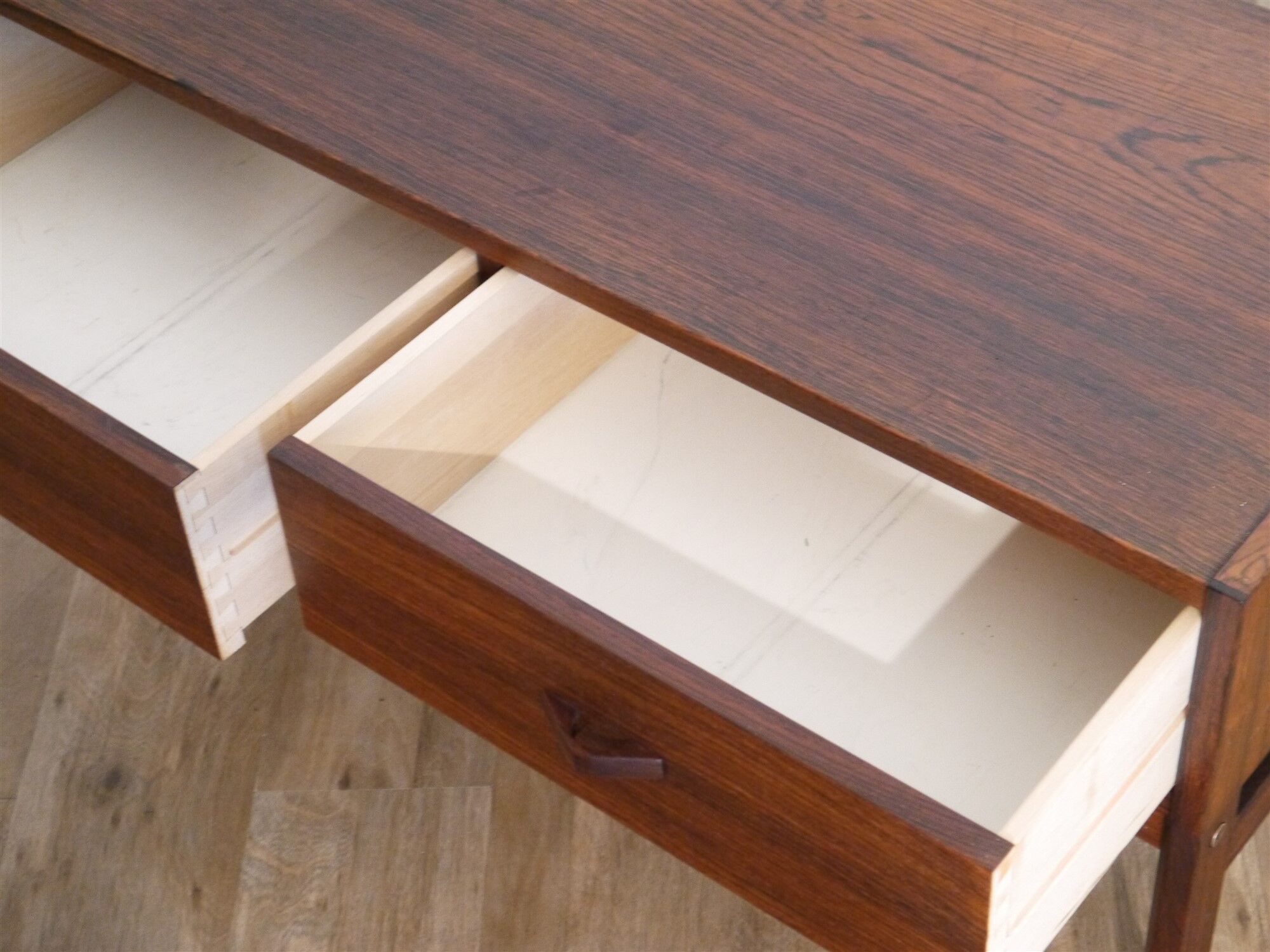 Commode scandinave en palissandre