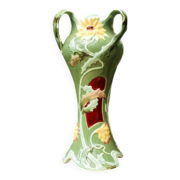 Vase en barbotine, motif aux chardons, art nouveau