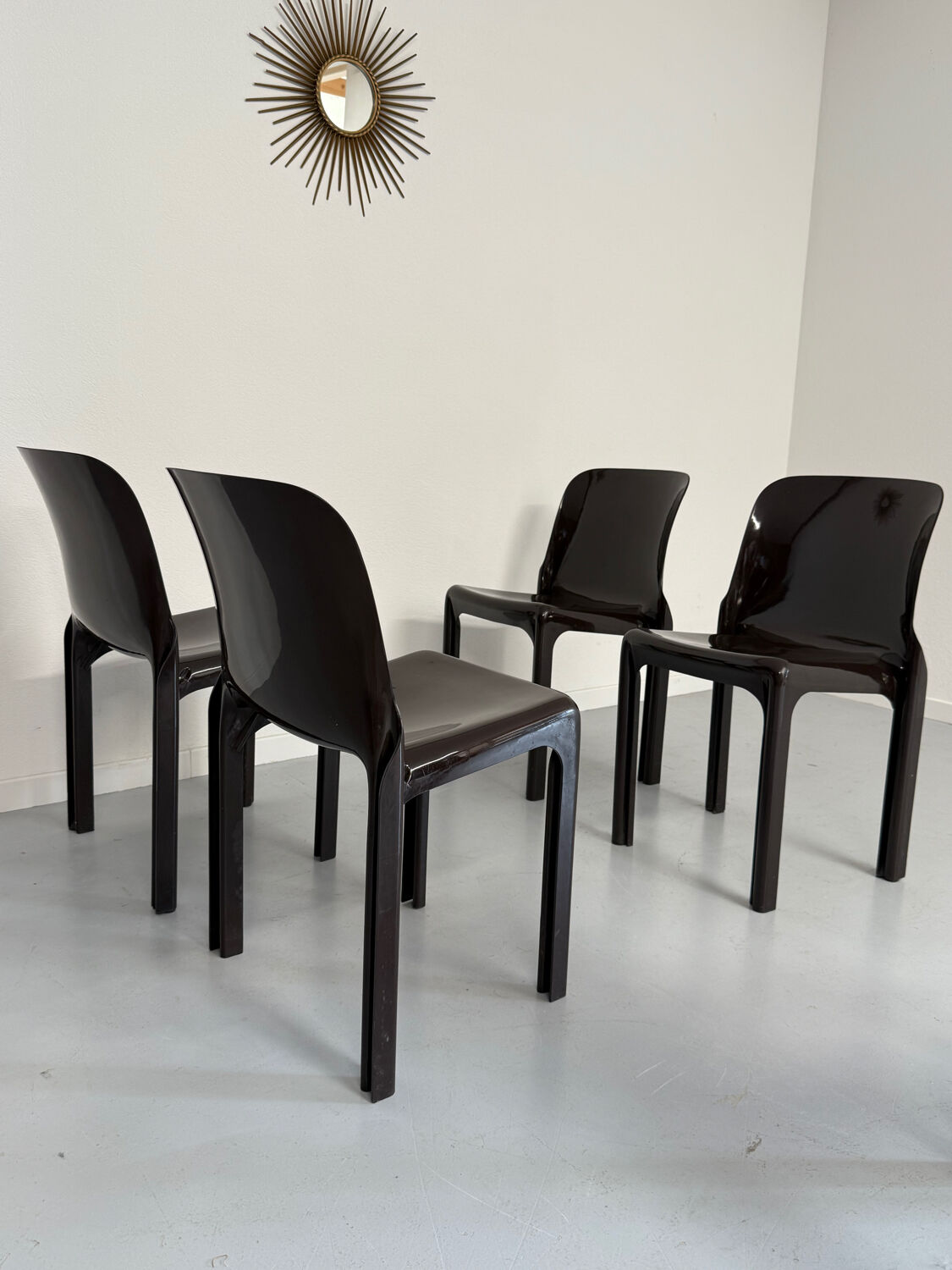 Set of 5 Selene plastic chairs designed by Vico Magistretti Artemide