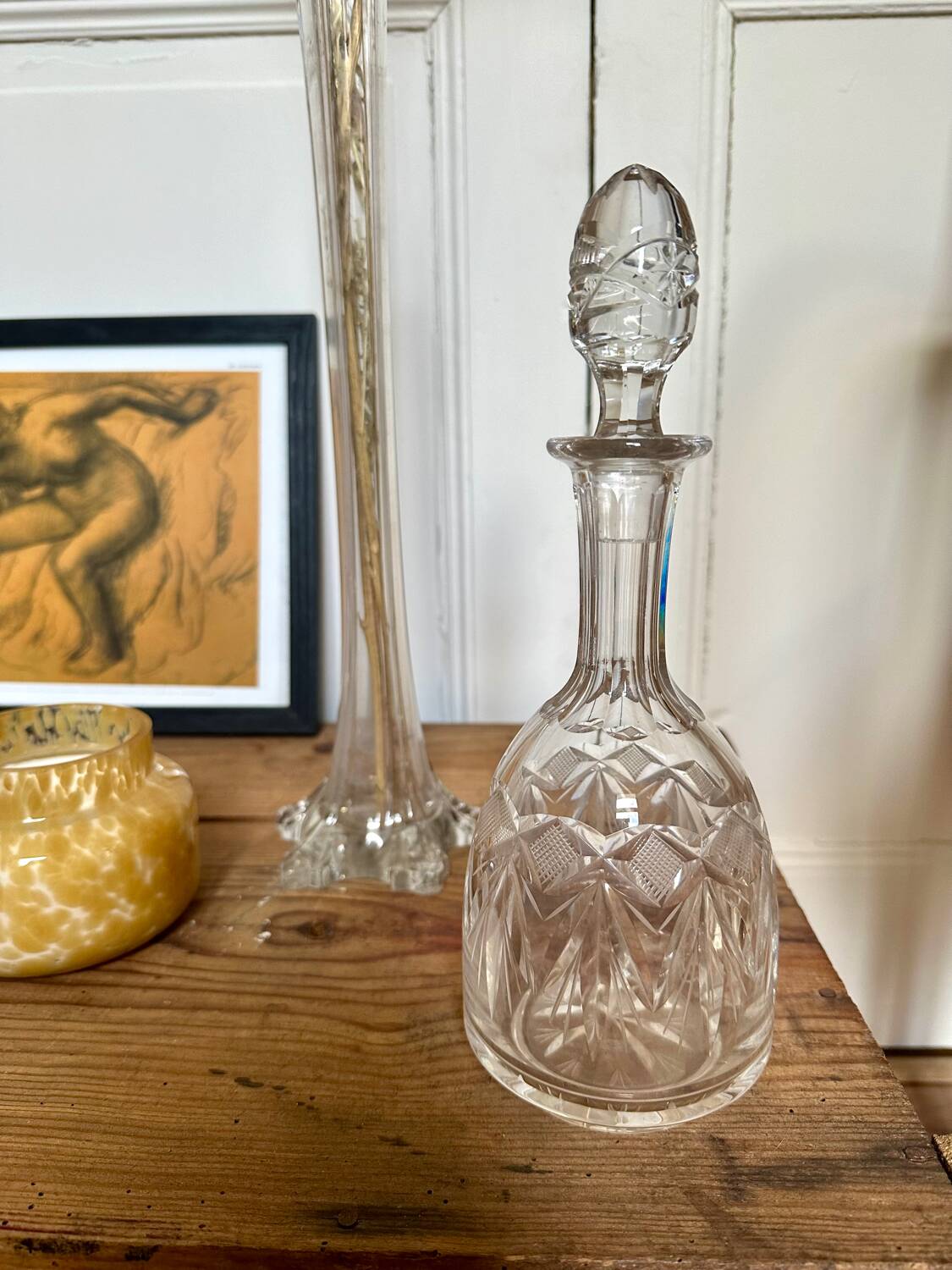 Small carafe and its chiseled glass stopper