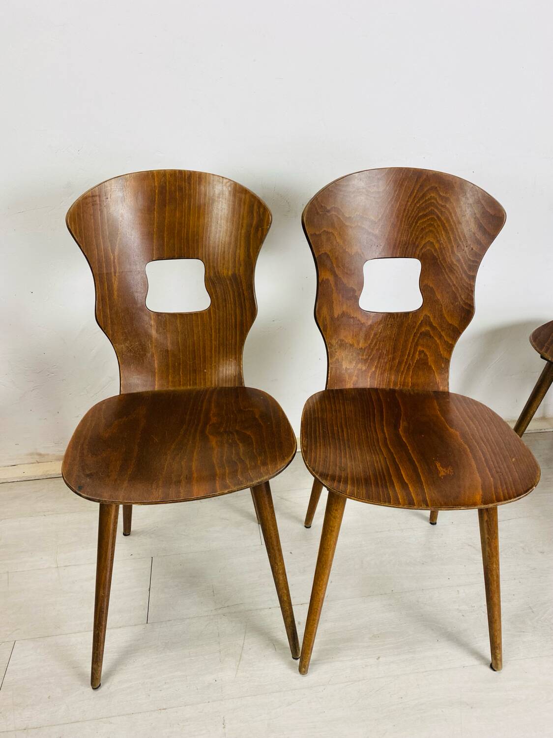 24 chaises bistrot Baumann, modèle Gentiane