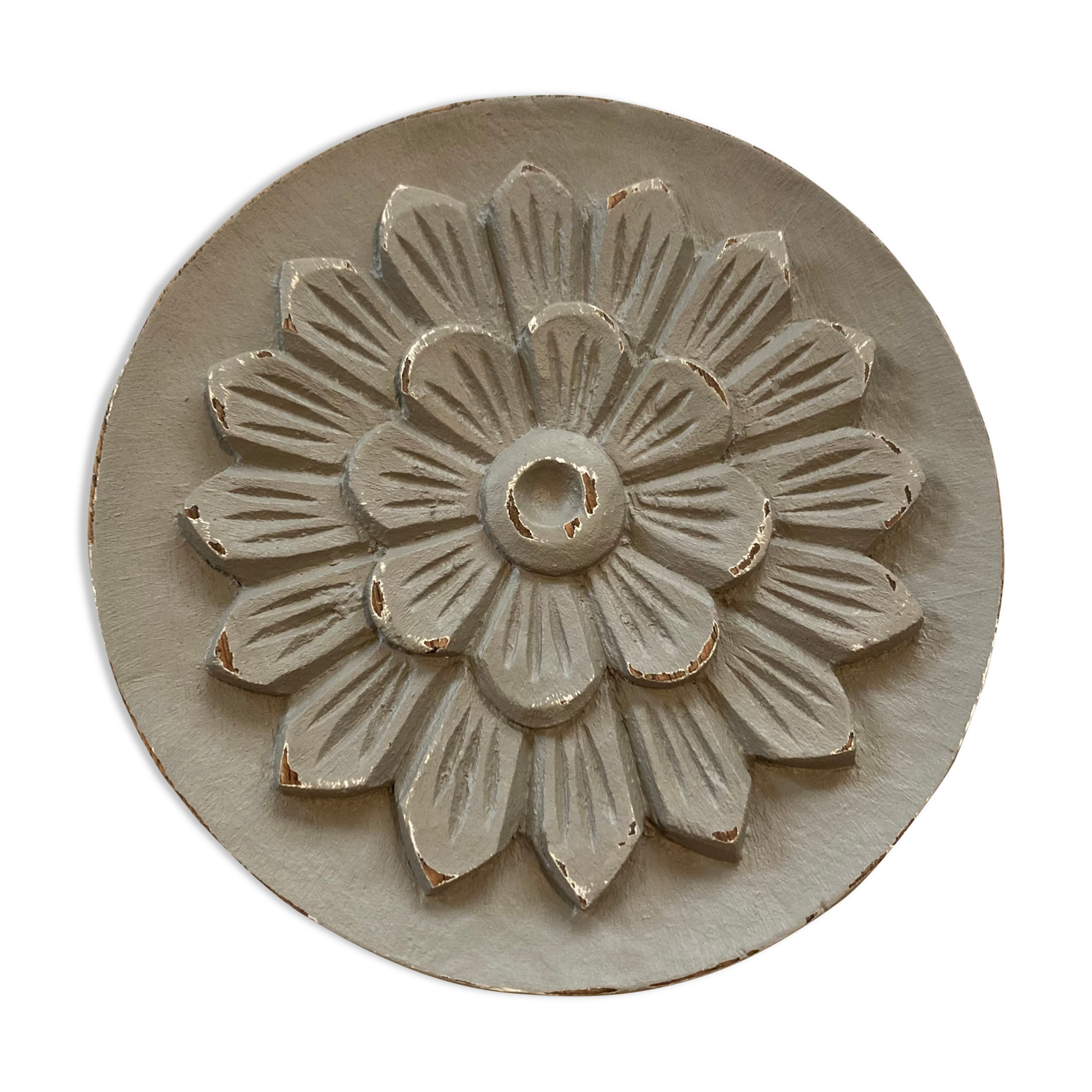 Rondel en bois sculpté patiné