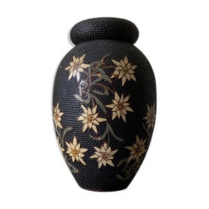 Vase en bois motif fleurs