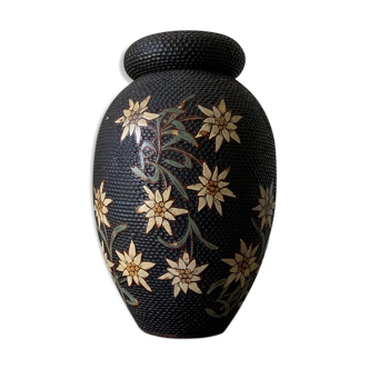 Vase en bois motif fleurs