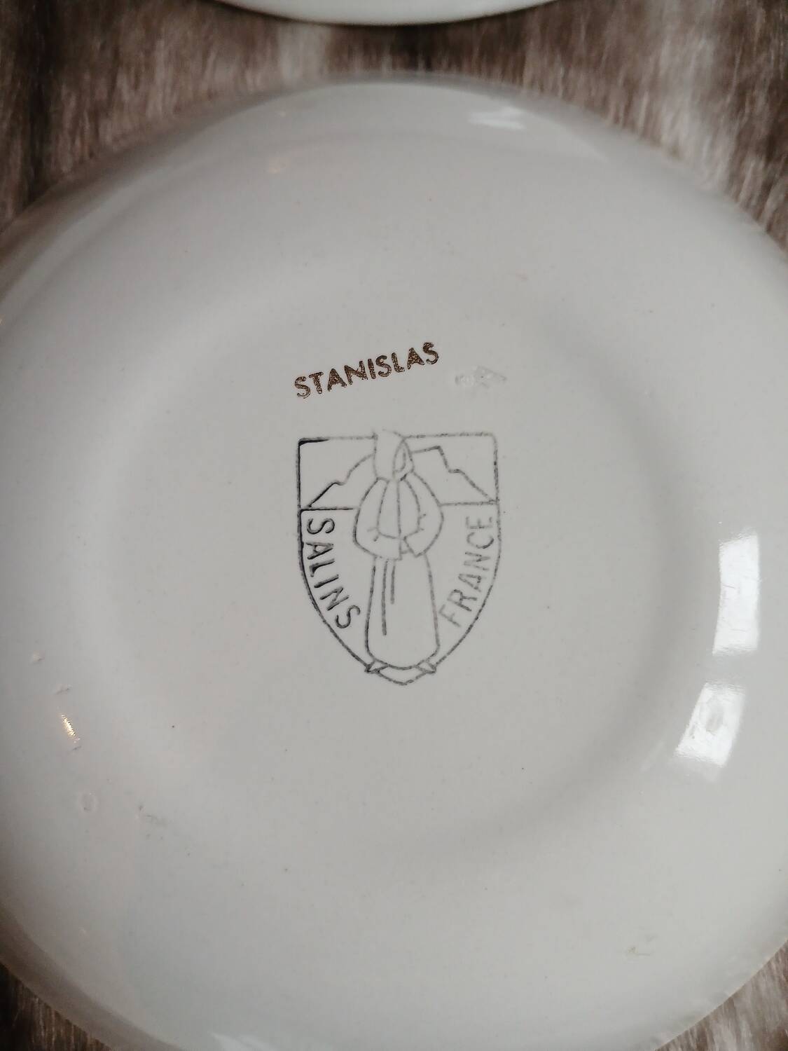 7 small deep plates Salins France