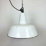 Suspension industrielle en émail blanc de Zaos, années 1960
