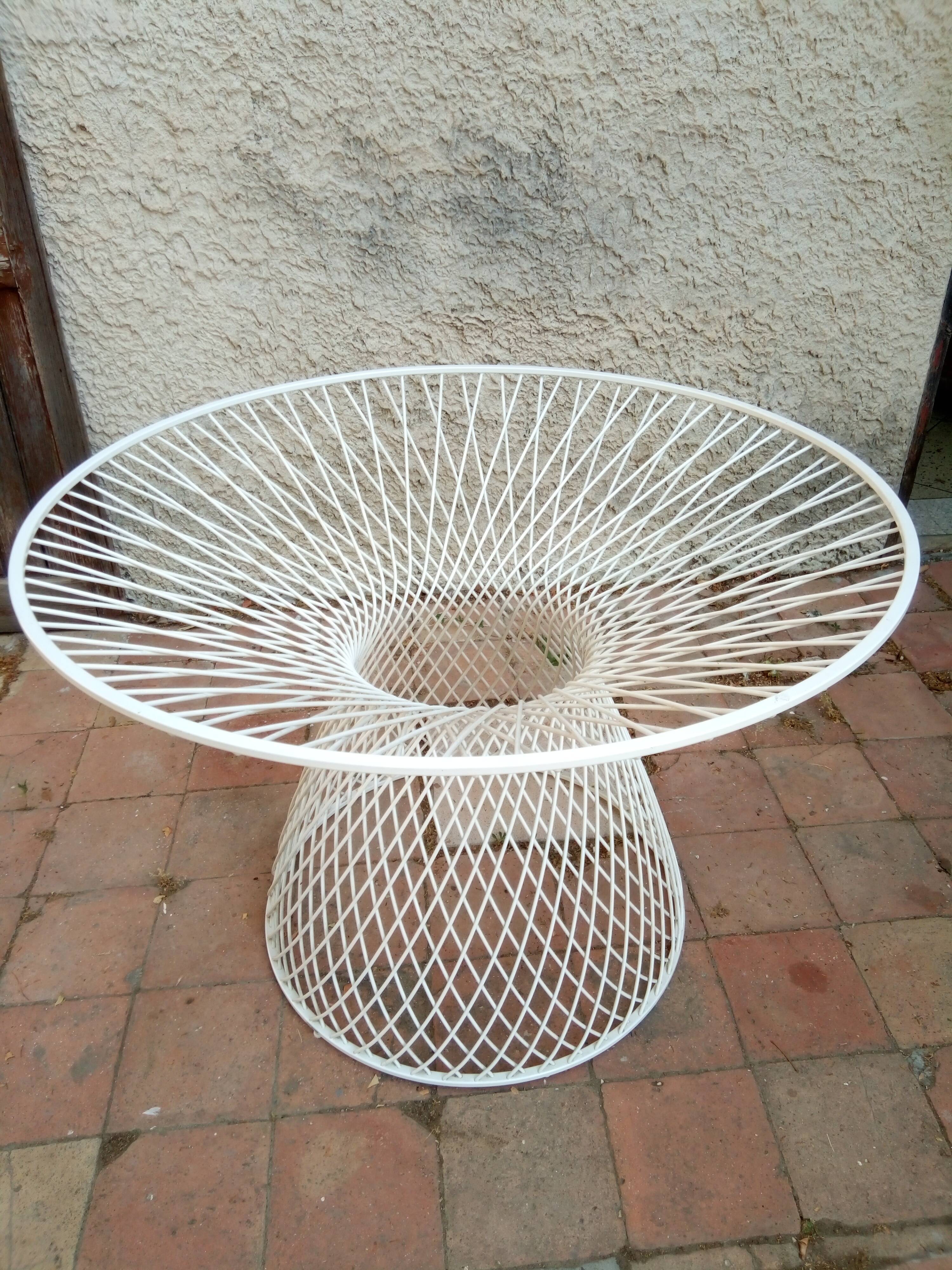 Garden table - designer Jean-Marie Massaud