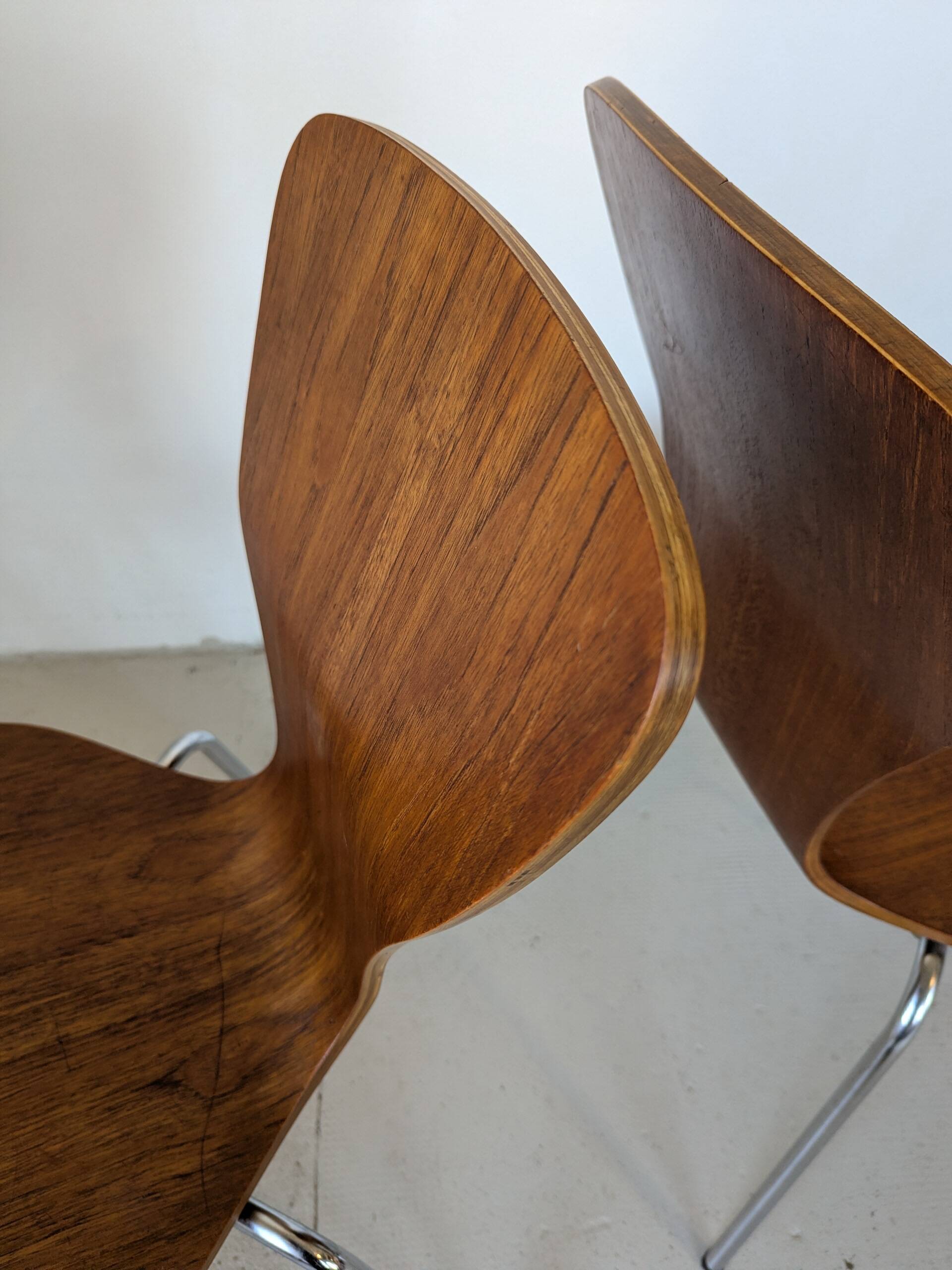 Paire de chaises en teck Tapio Wirkkala pour Asko