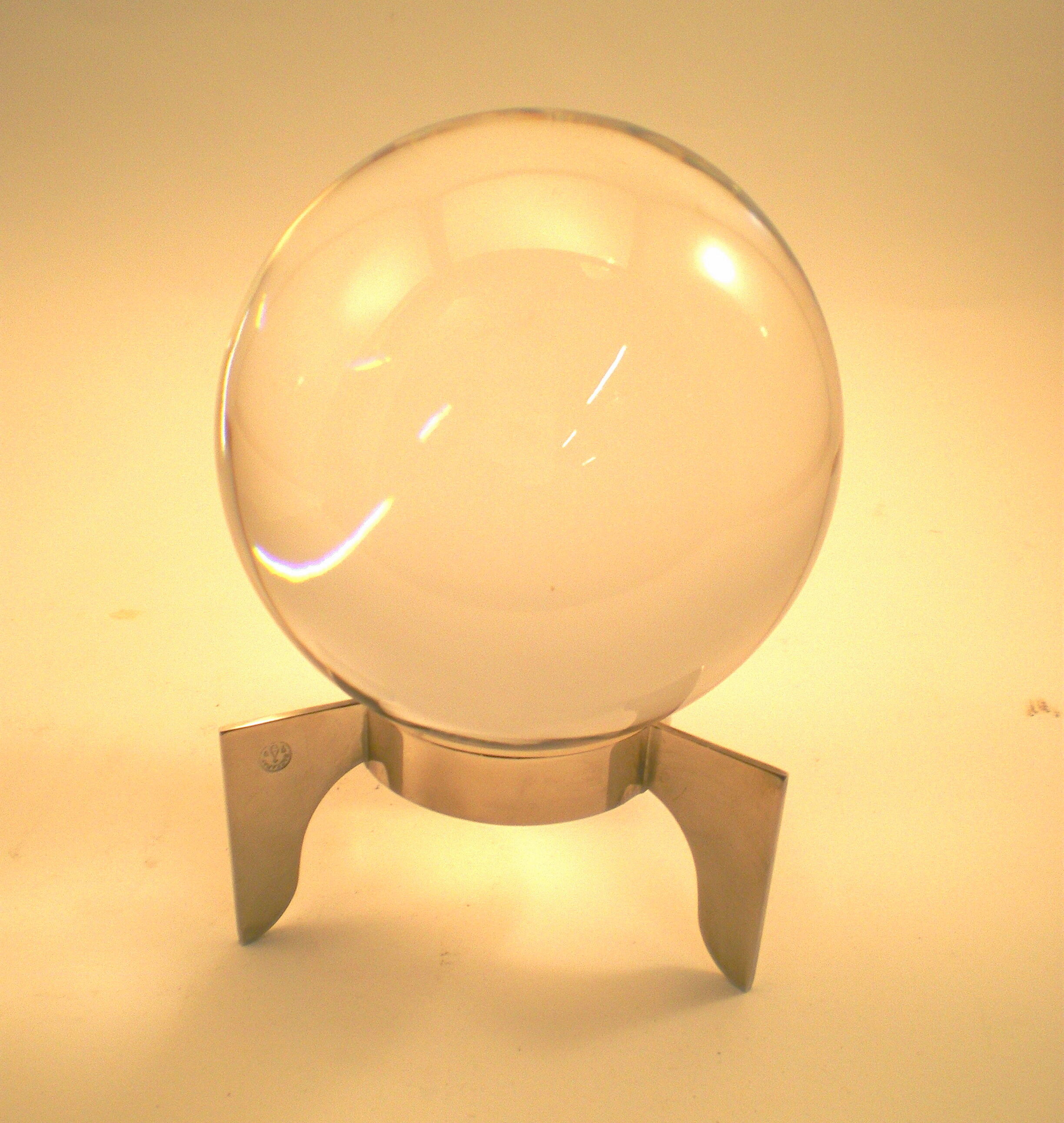 Boule de cristal modele Sirius signée Baccarat