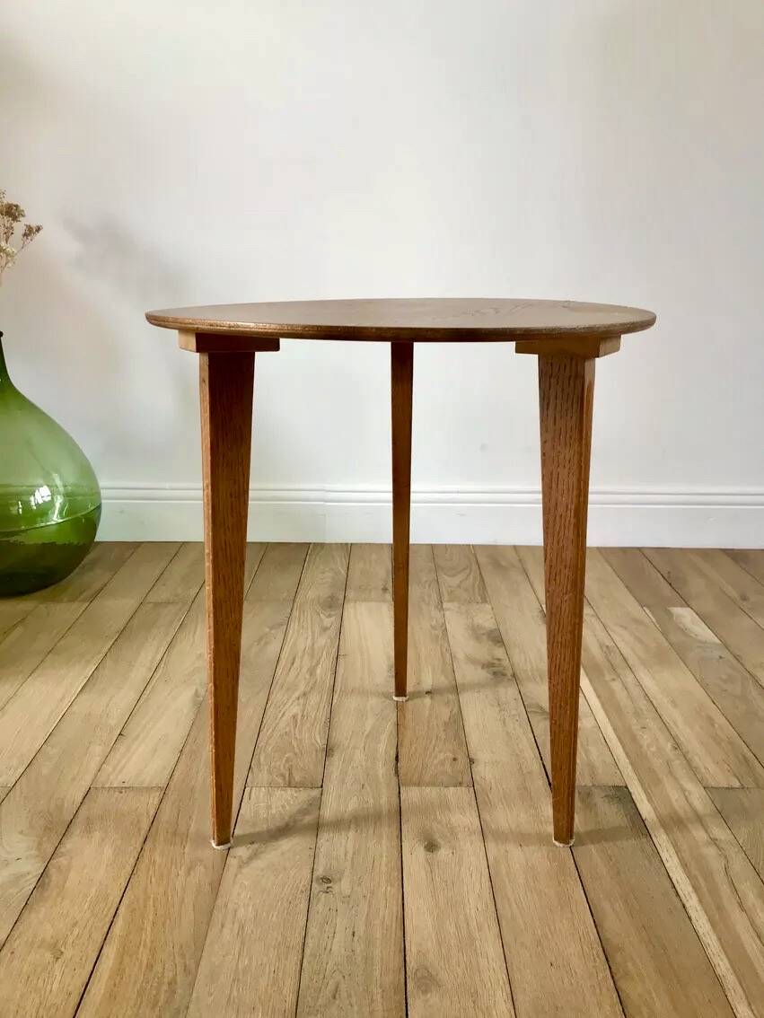Tripod side table in wood veneer from the 50s and 60s