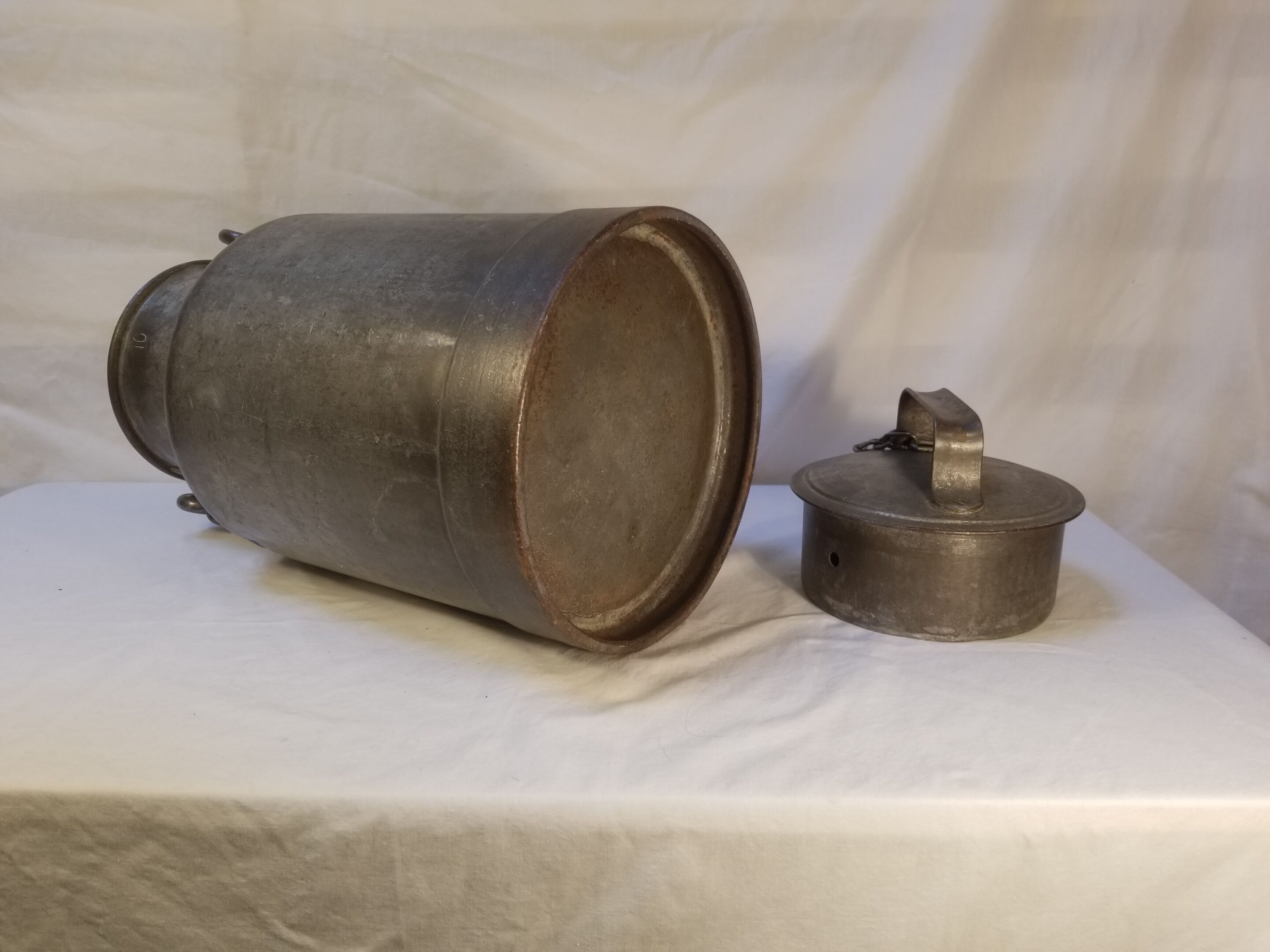 Authentic 10l old metal milk pot