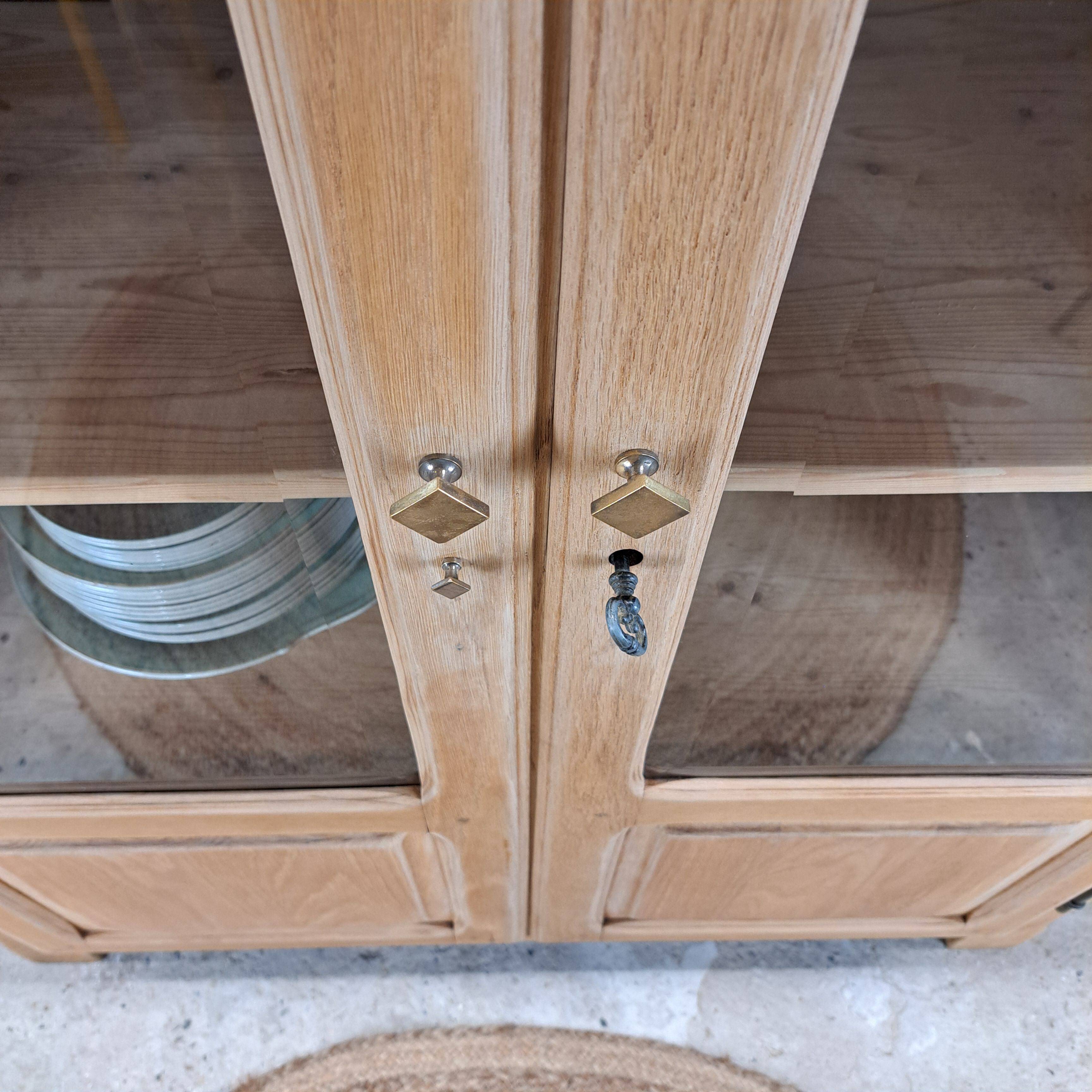GLASS CABINET IN SOLID OAK