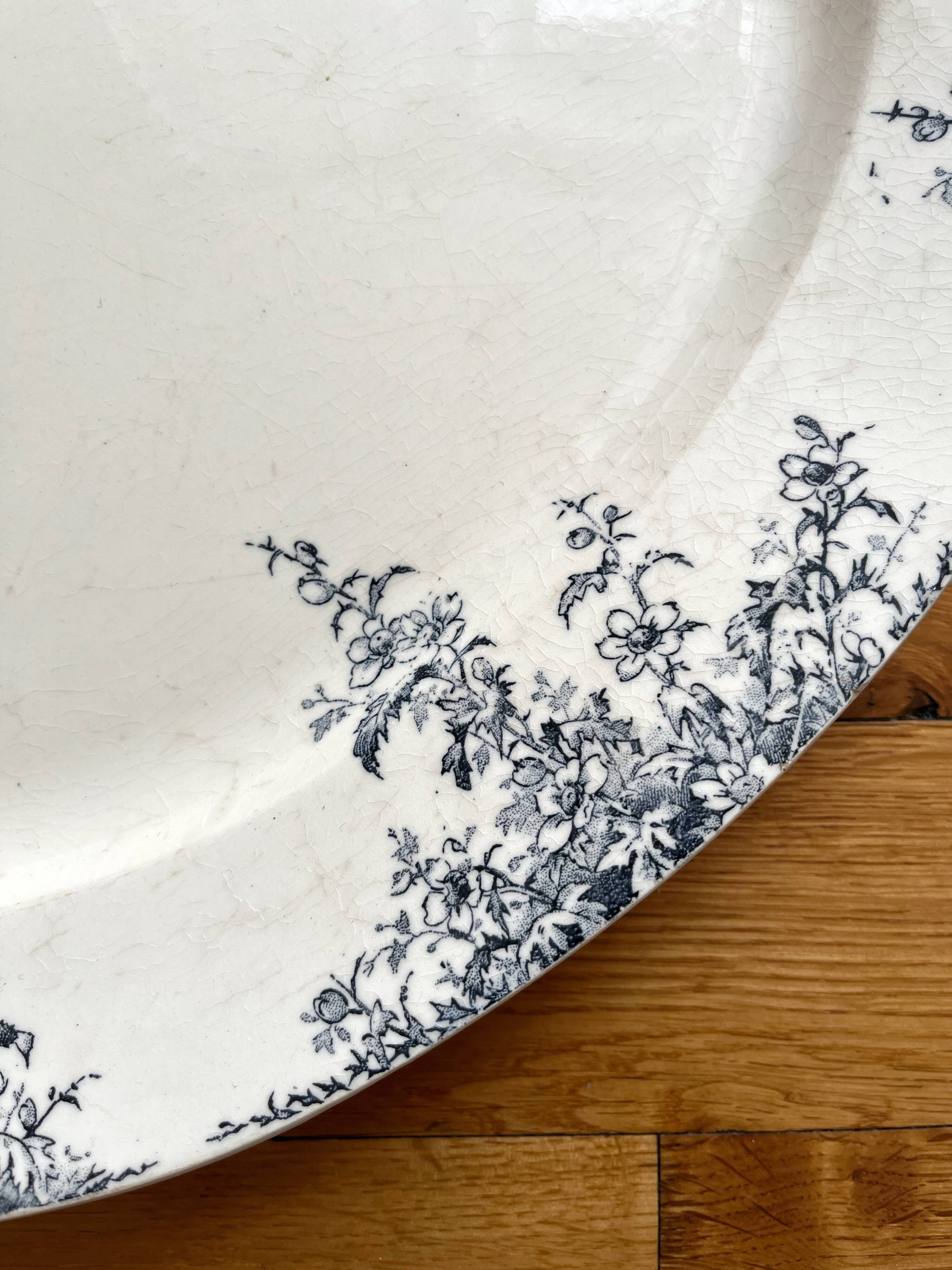 Oval iron earth dish "Spring" Opaque from Gien