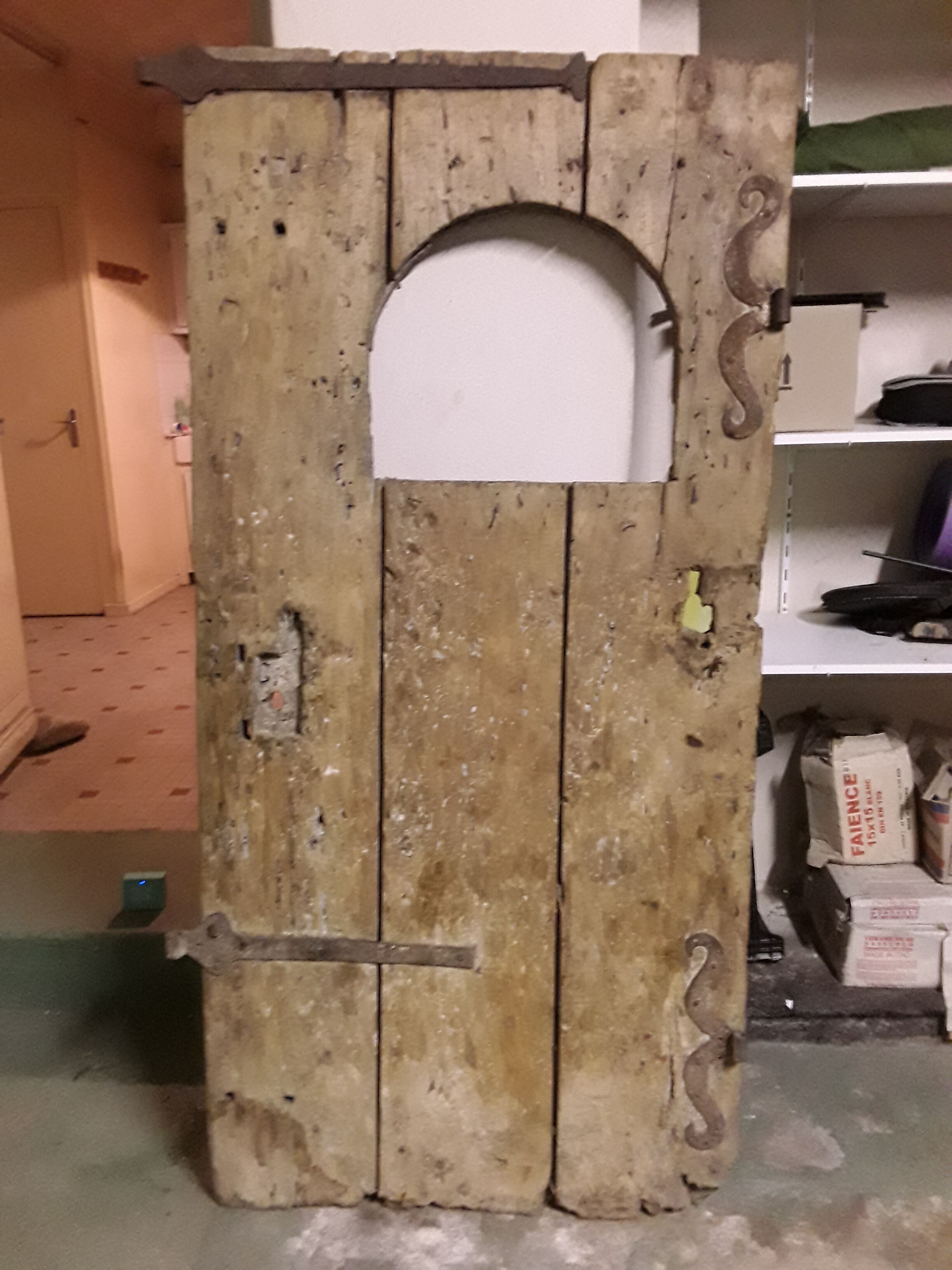 Porte en bois ancienne, 17e siècle