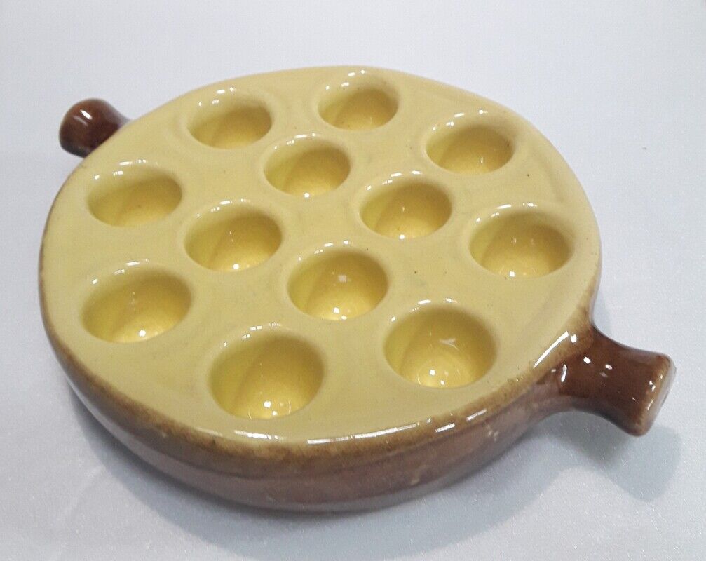 Dish or plate for 12 vintage snails (1)