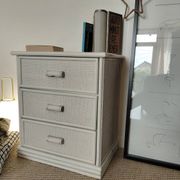 Vintage cane commode with 3 drawers - white patinated wood - seaside spirit