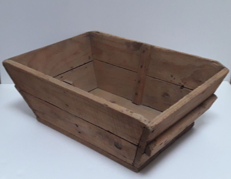 Wooden box trapezoidal