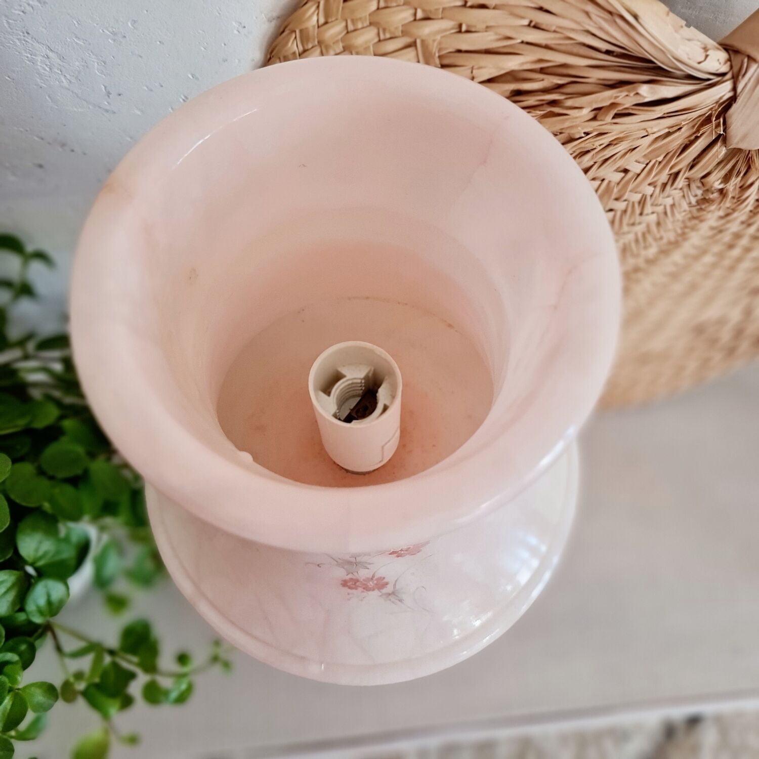 Powder pink alabaster lamp