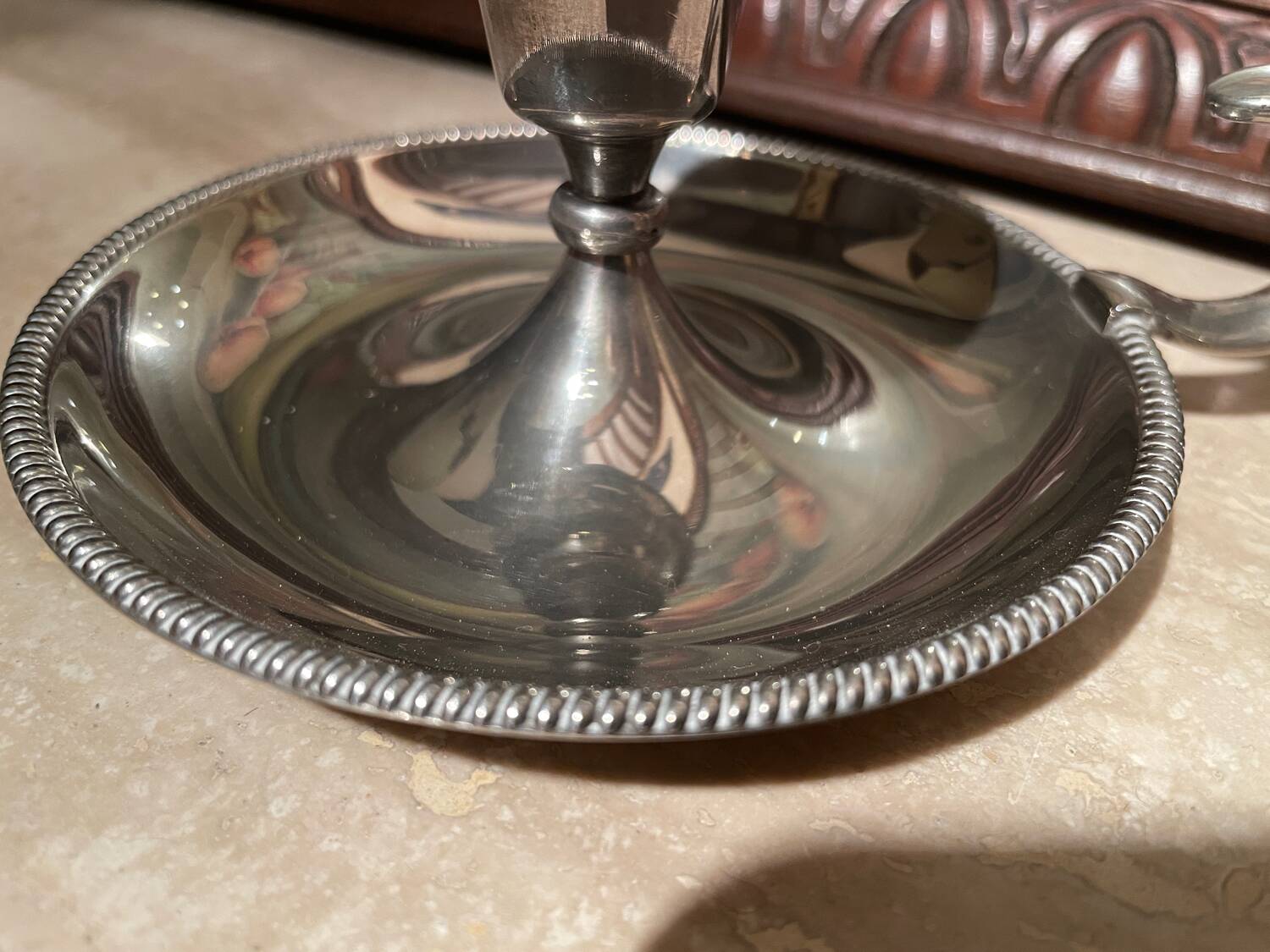 Silver metal thumb candle holder