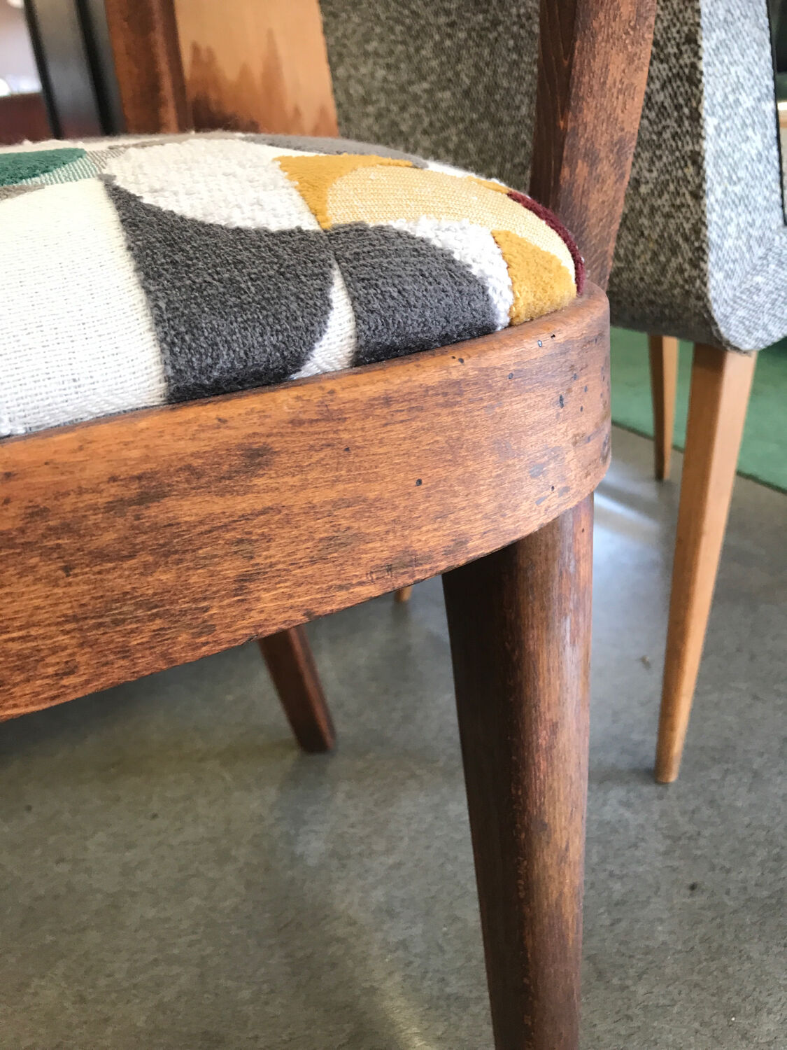 Thonet chair with armrests in perfect condition.