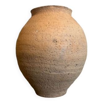 Large ancient Roman pot