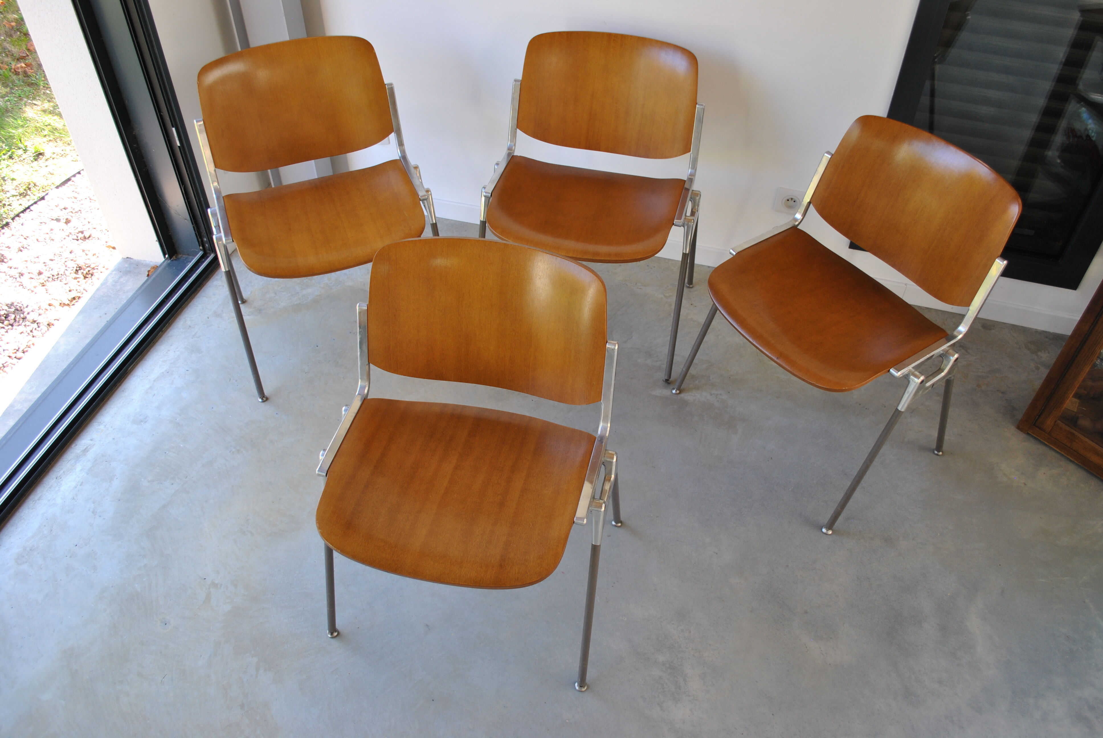 Chaises DSC-106 de Giancarlo Piretti éditées par Anonima Castelli ,1970