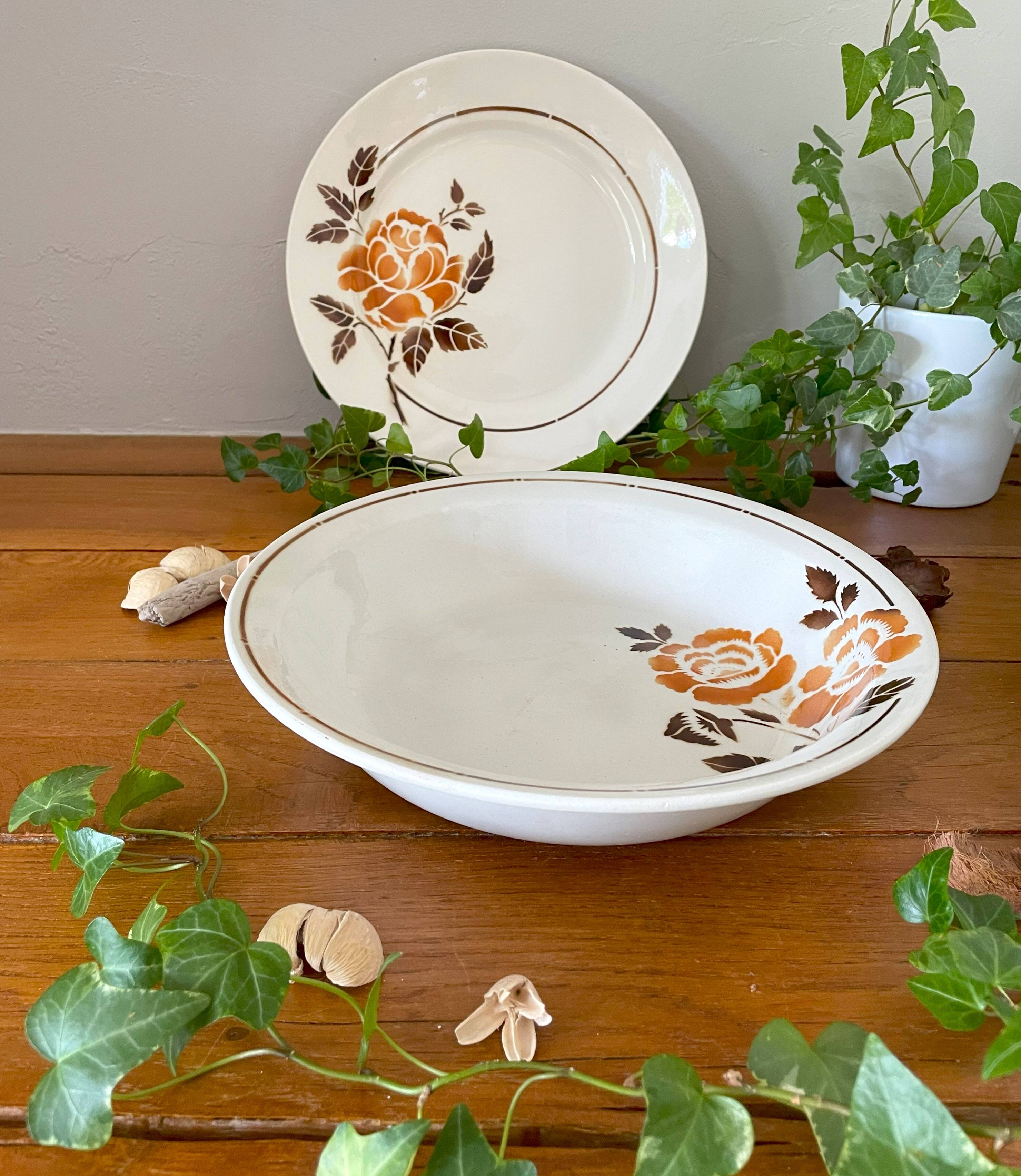 Antique earthenware salad bowl from Saint-Amand (North)