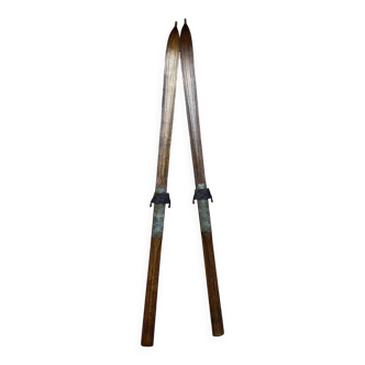 Paire de ski vintage en bois 1900-1920 sport montagne alsace chalet alpes