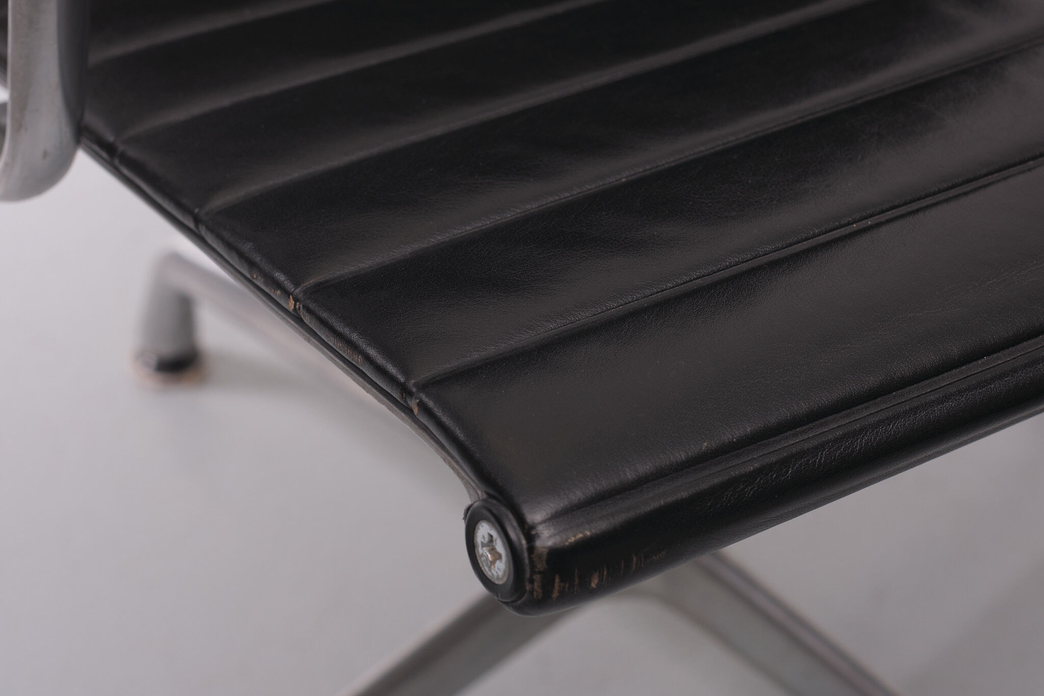 Leather Arm Chair Charles and Ray Eames Model EA108