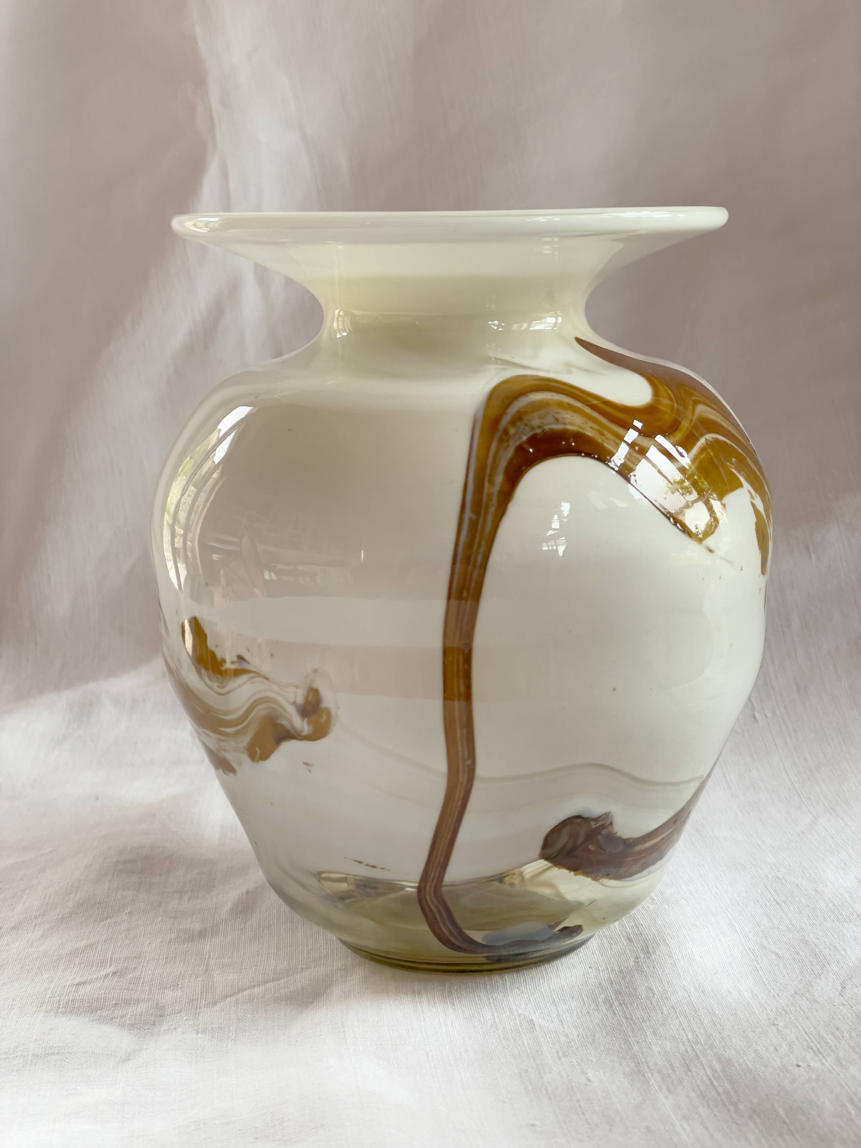 Vase boule « New Age »issu de la verrerie Maure-Vieil, 1960-1970