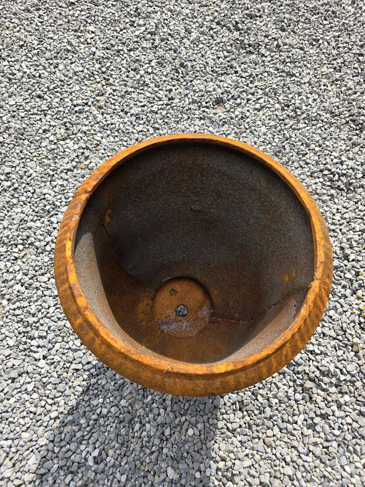 cast iron anduse vase