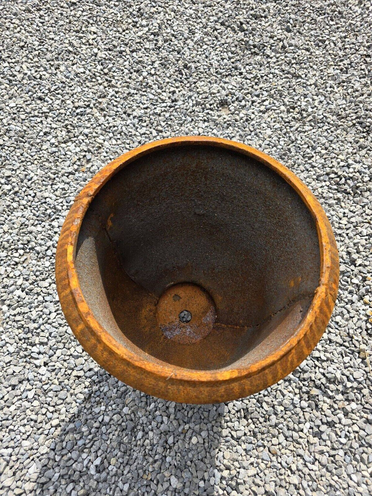 cast iron anduse vase