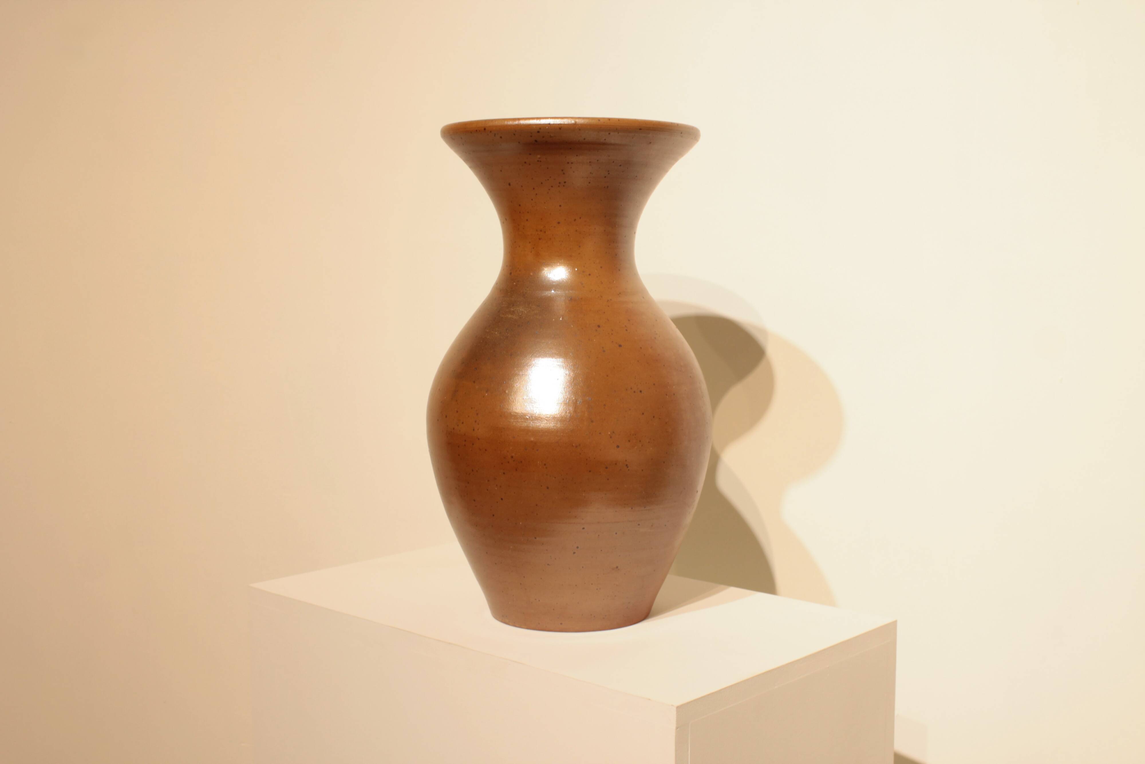 Important iridescent stoneware vase