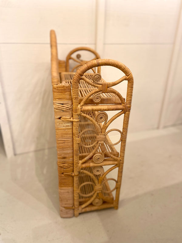 Peacock rattan folding shelf