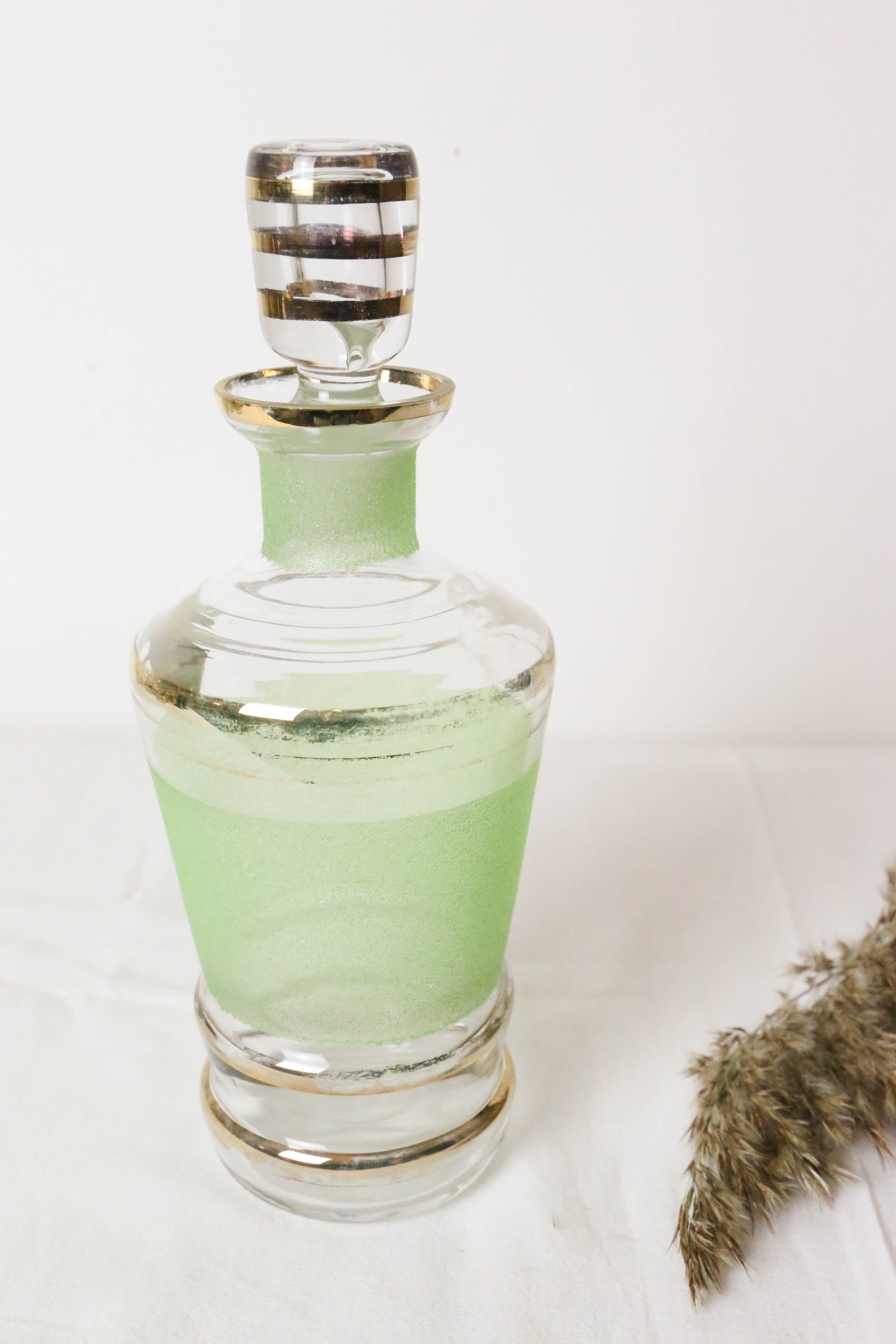 Carafe en verre granité vert, vintage