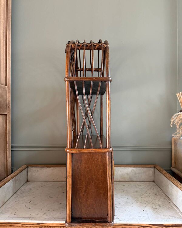 Étagère vintage en rotin