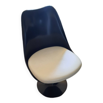 Chaisetulip chair  pivotante Saarinen de chez Knoll