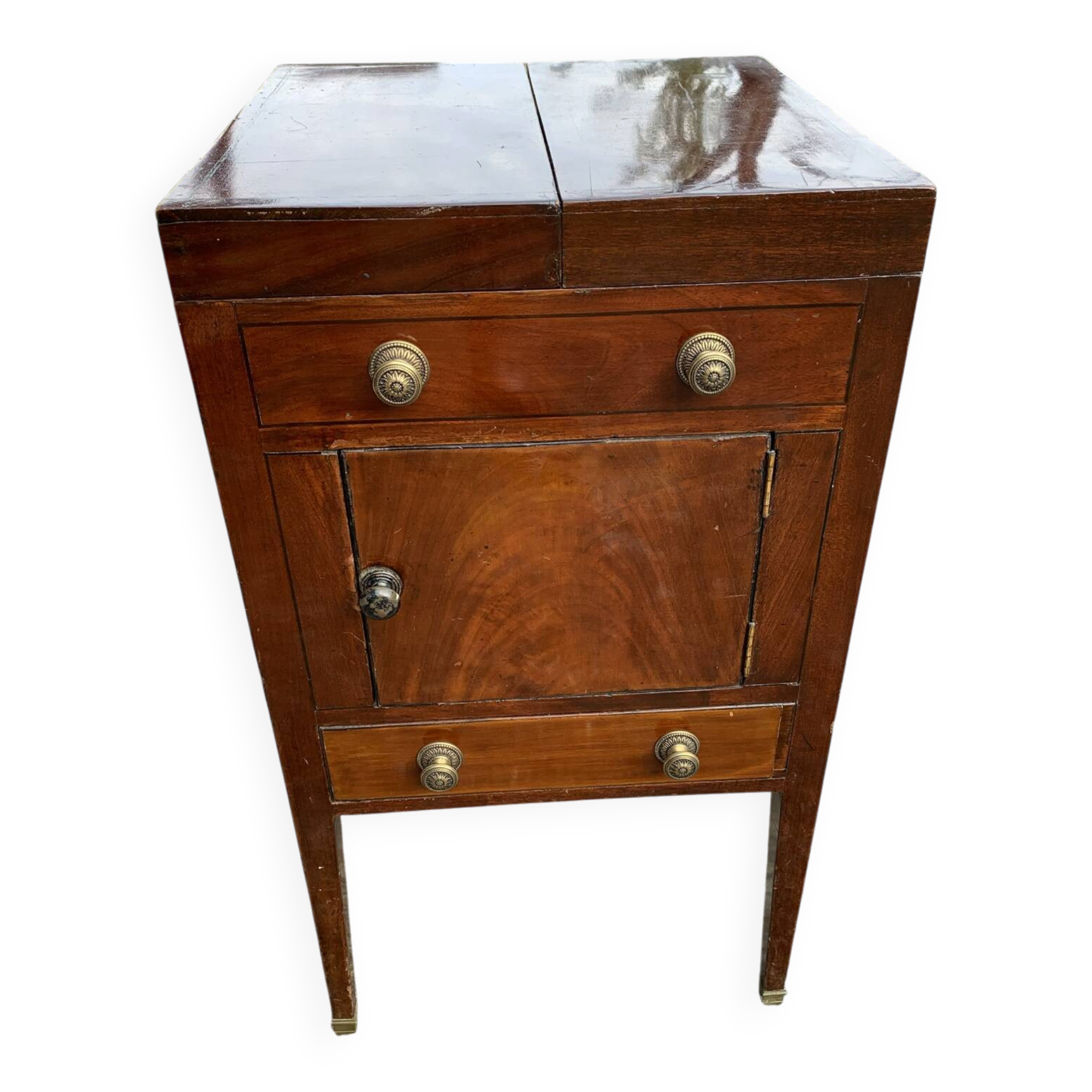 Antique Georgian mahogany washstand