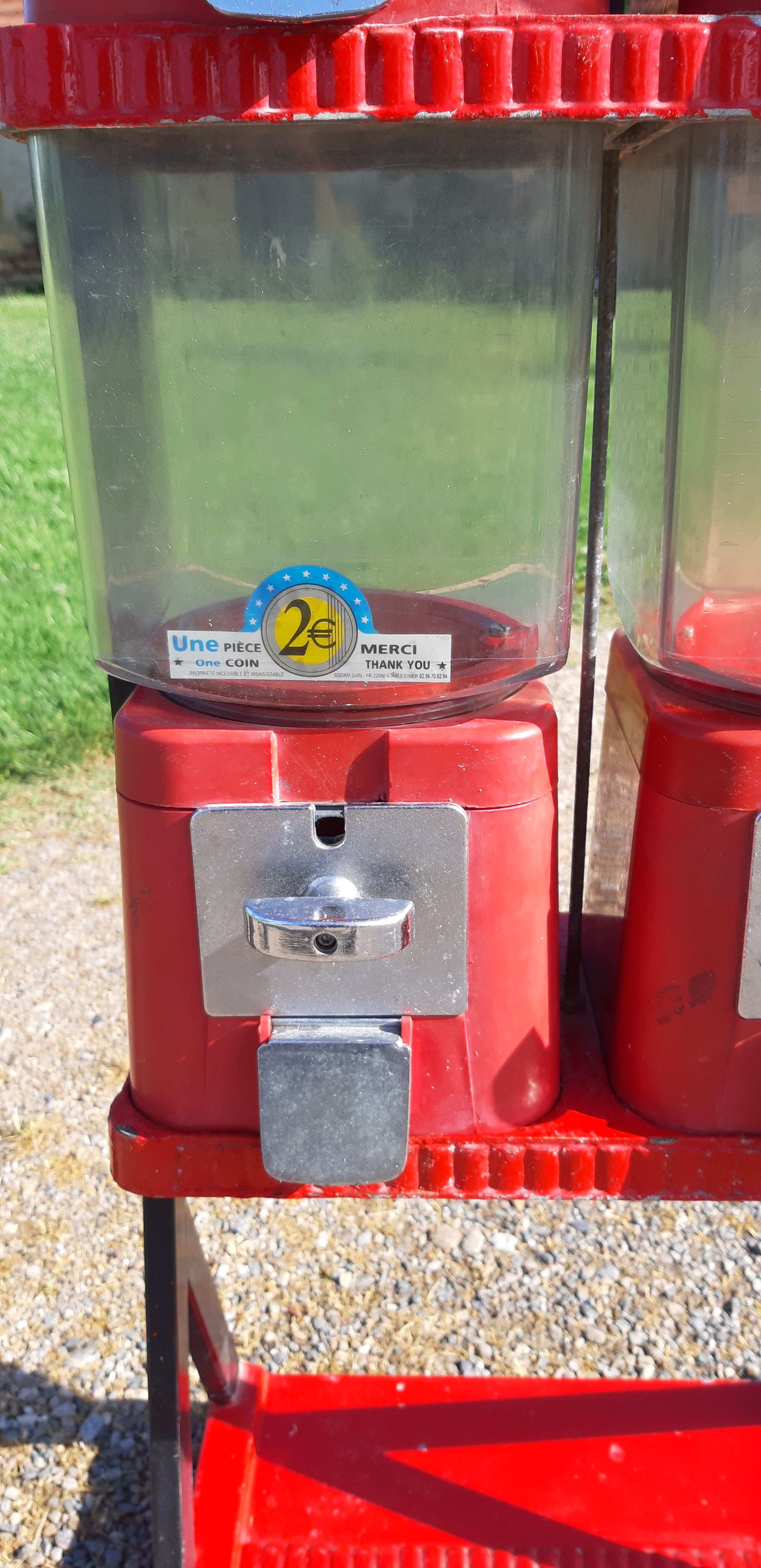 BRABO Candy Dispenser