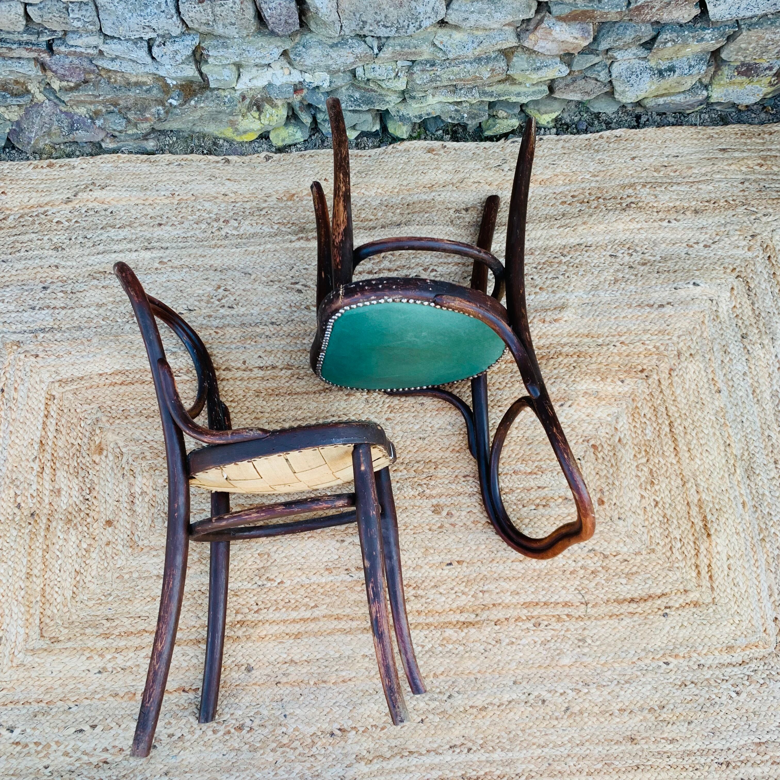 Pair of chairs Thonet n°28 model heart late nineteenth