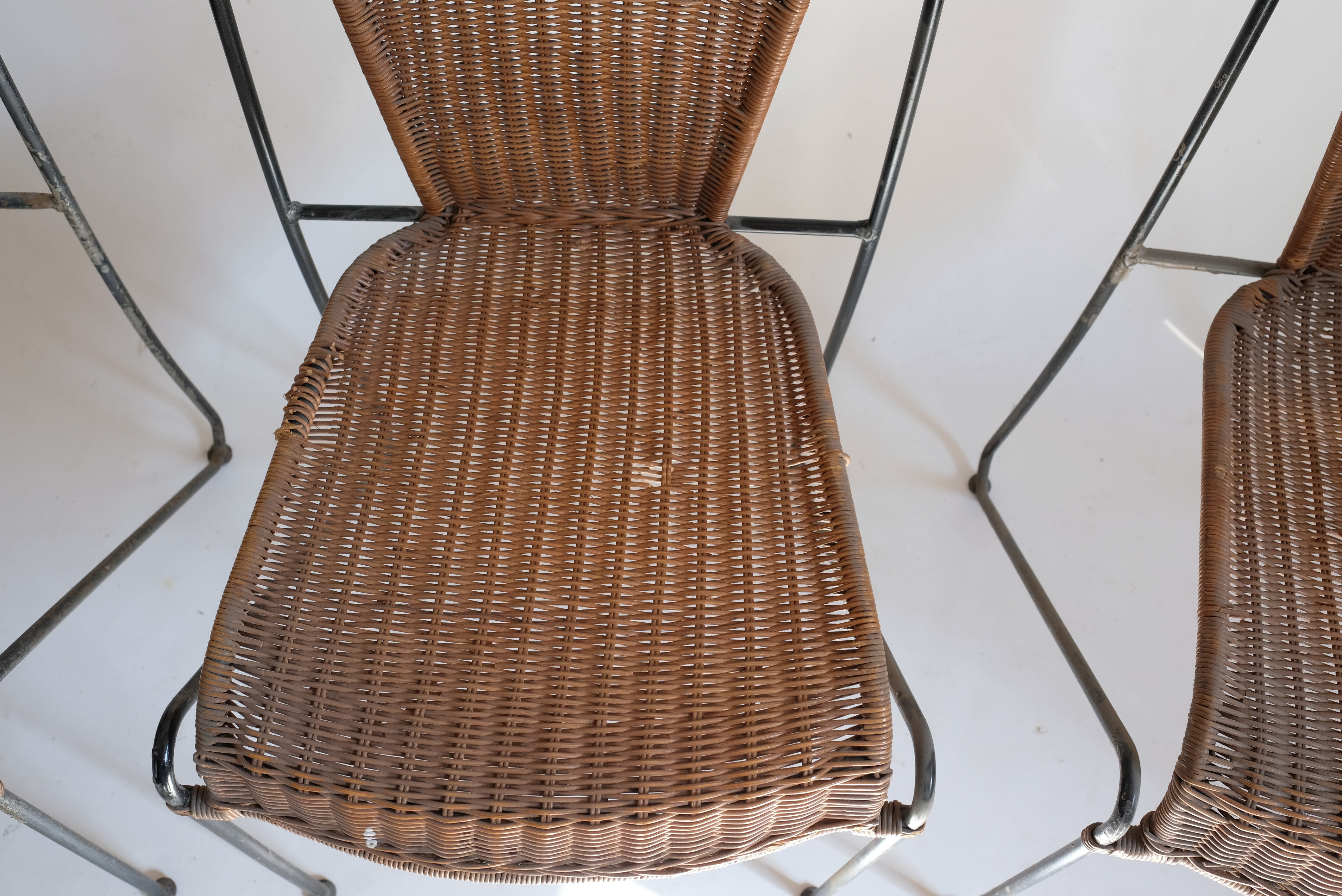 Set de 4 chaises vintage en métal et osier