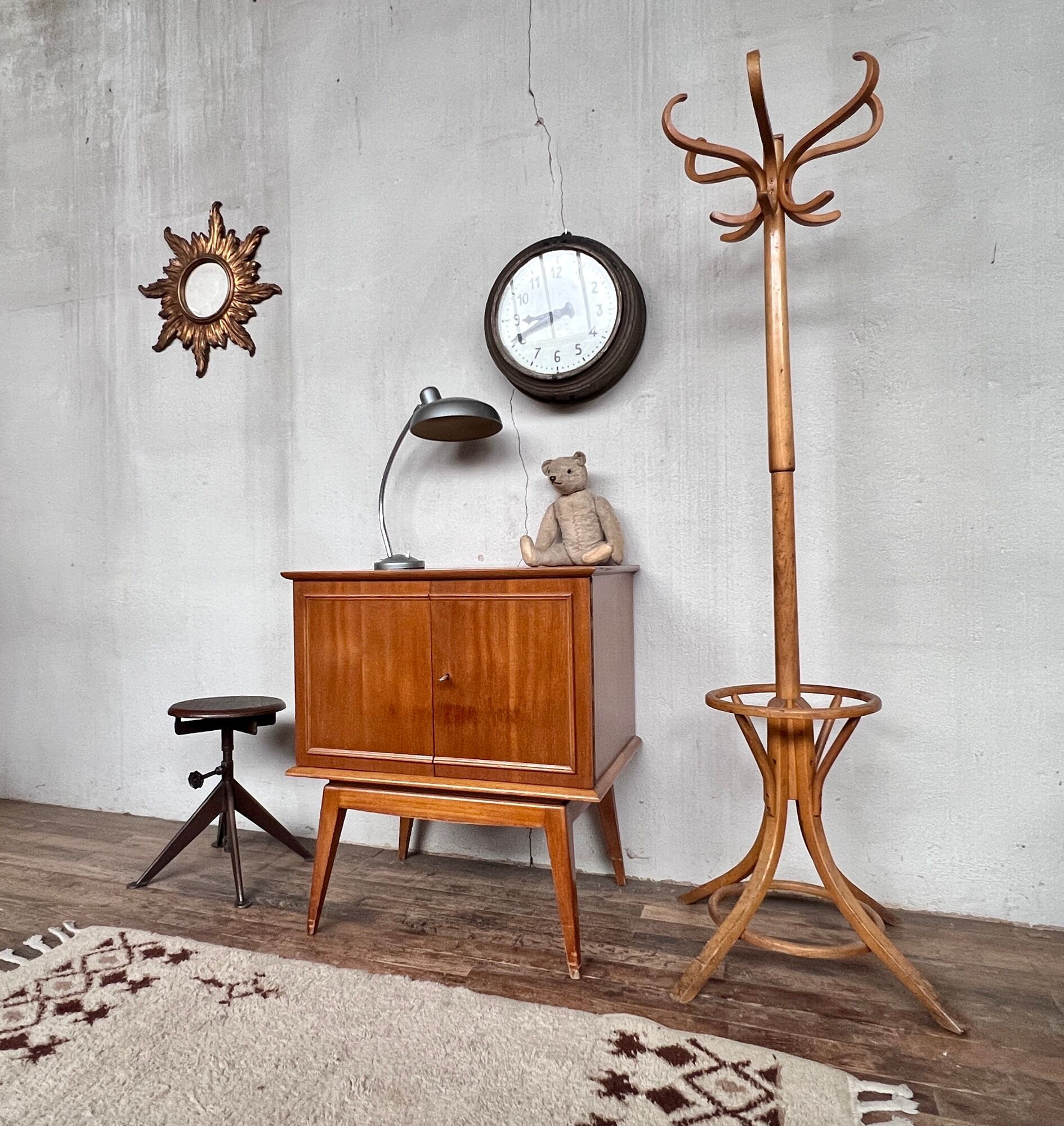 Bar meuble TV mobilier enfilade table à langer vintage