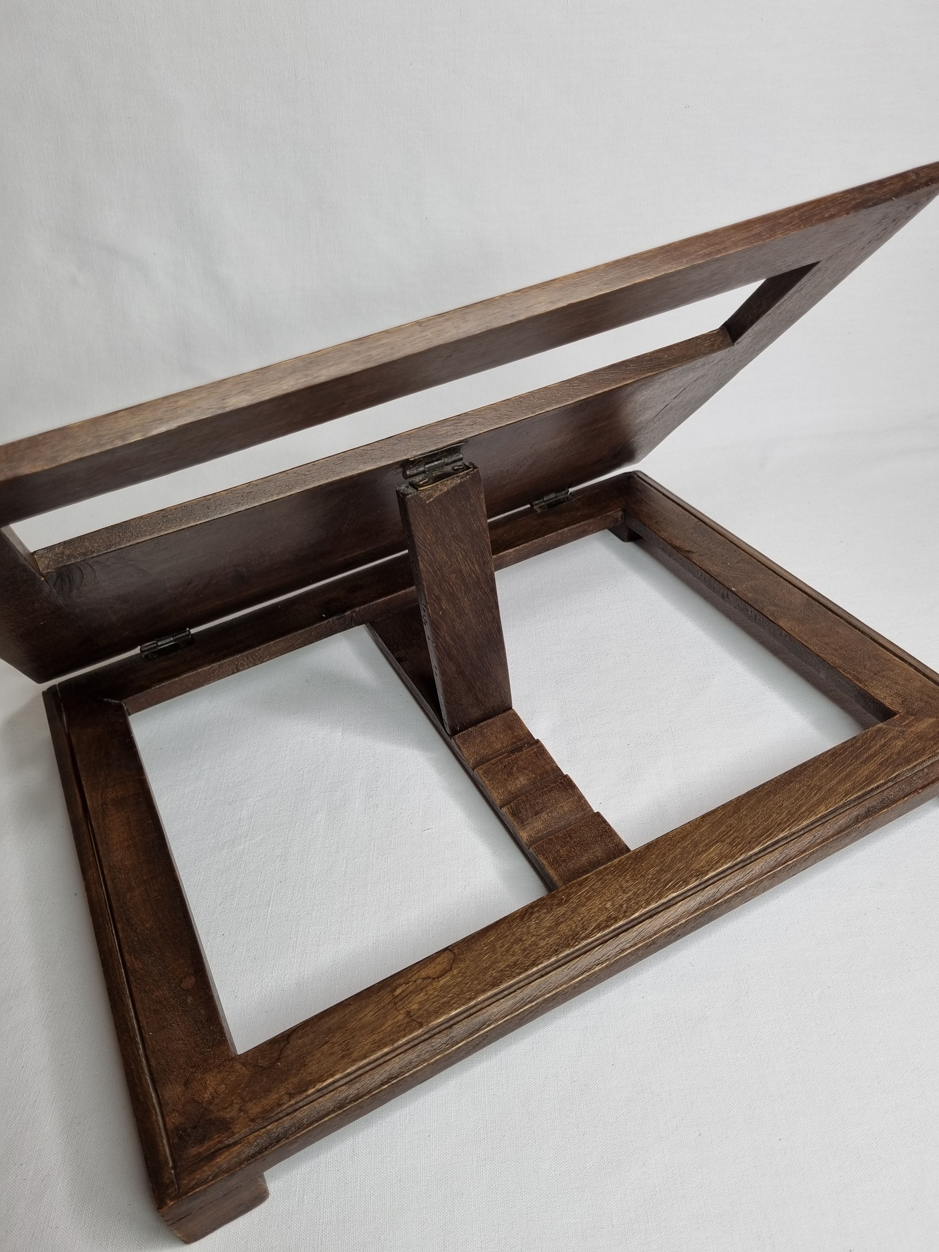 Solid wood reading desk, adjustable