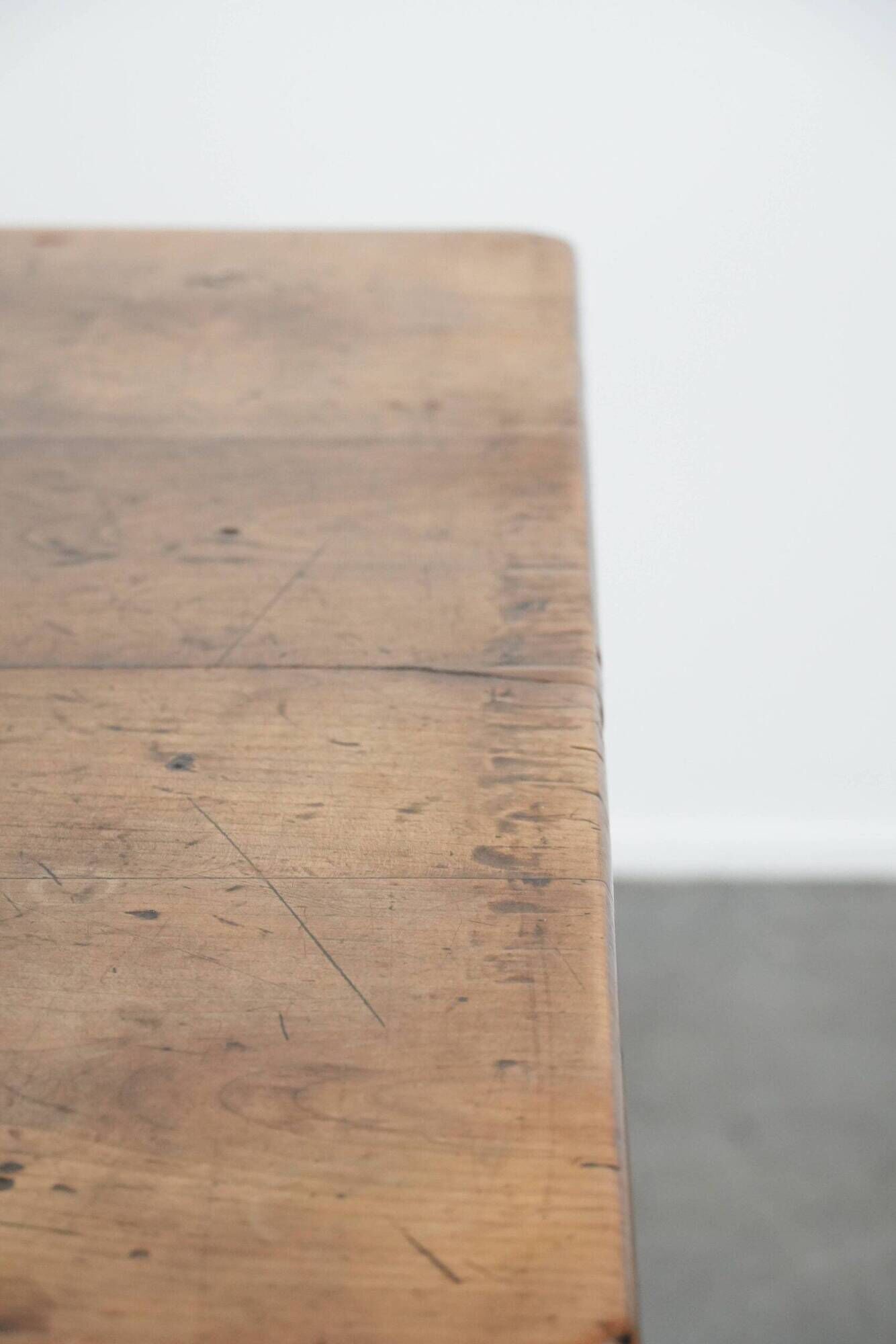 French dining table made of fruitwood from the early 19th century