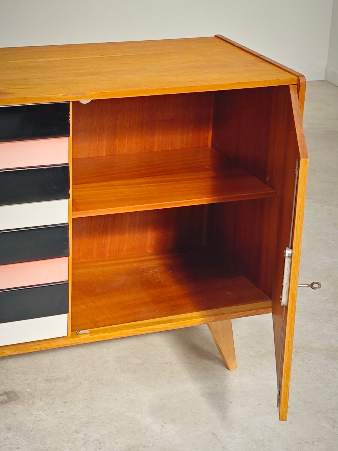 U 458 pink and grey sideboard by Jiri Jiroutek for Interier Praha 1960