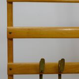 Grand coat rack Auböck Carl Mid-Century in beech with 8 brass hooks, 1950s.