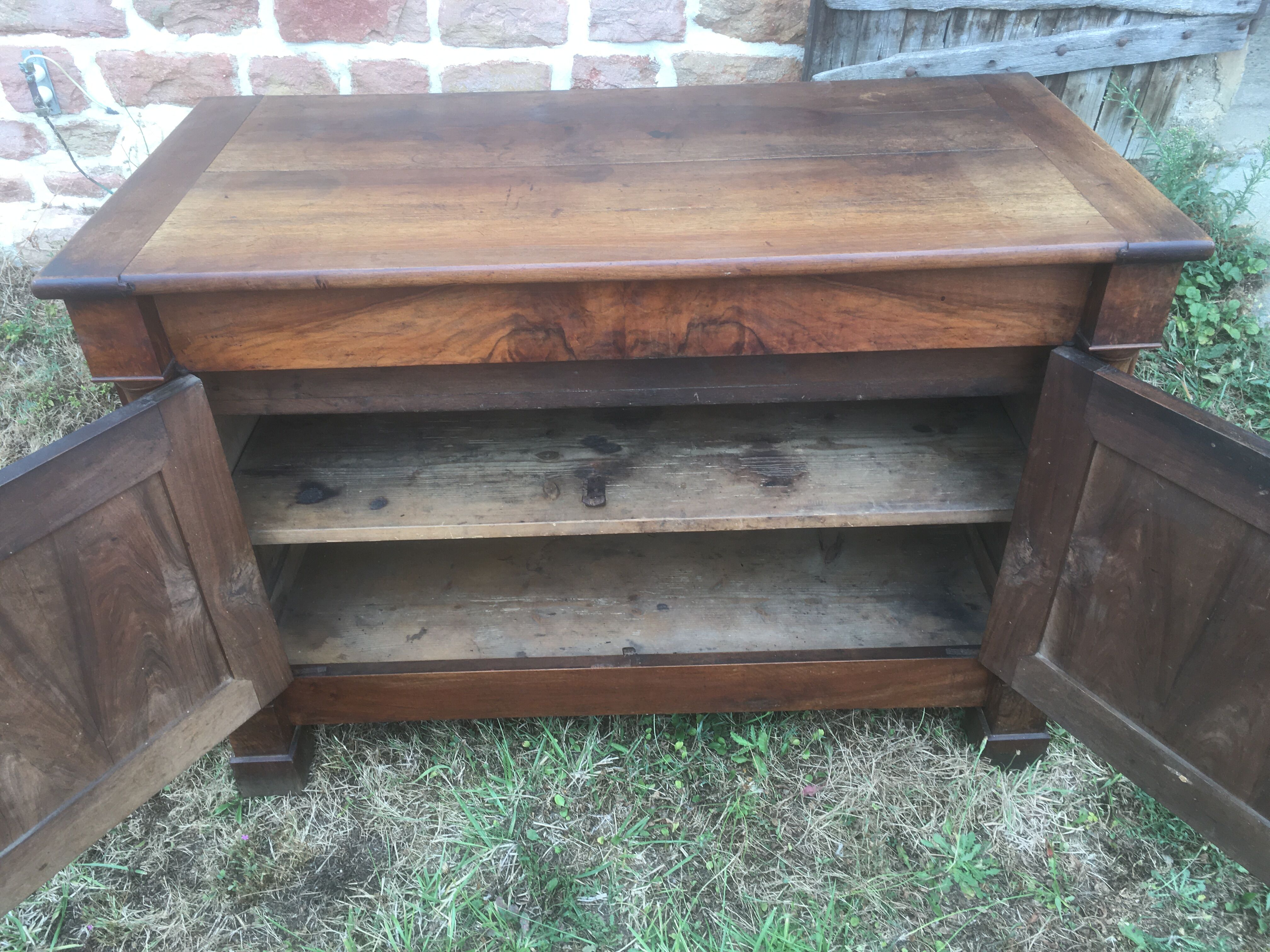 Maie buffet in solid walnut