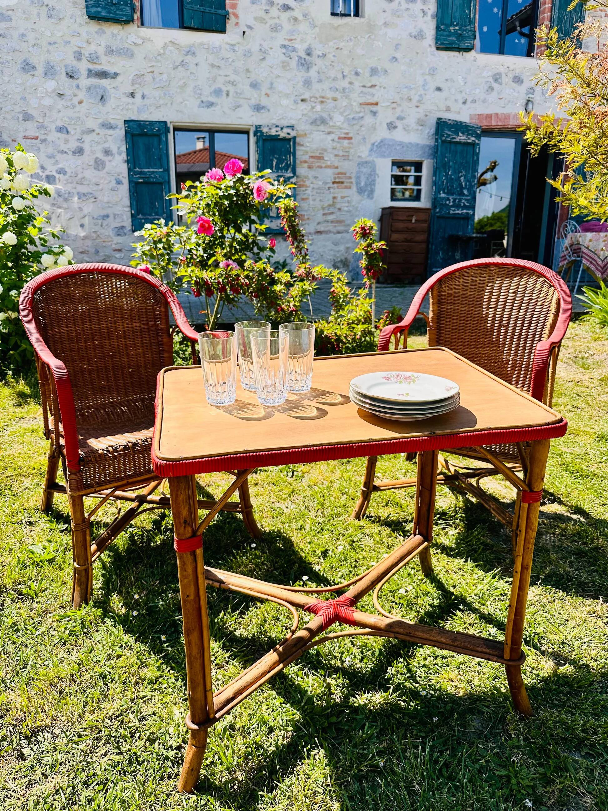 Salon de jardin en rotin vintage